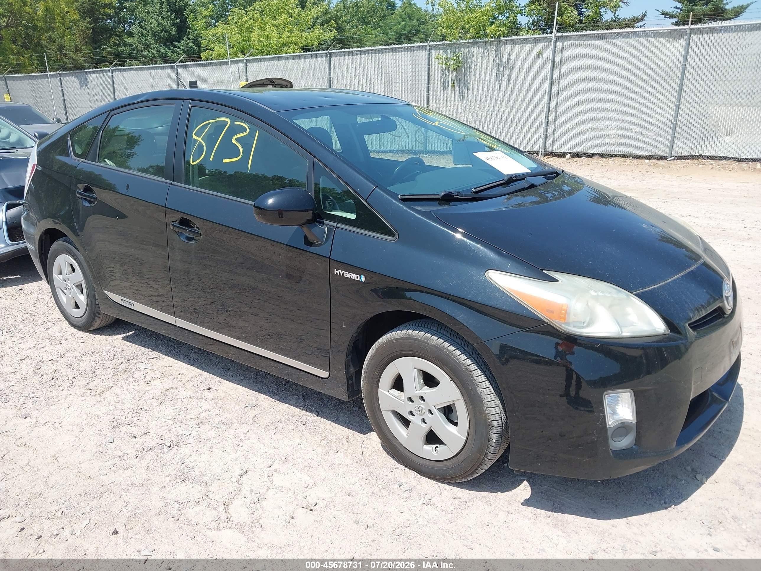 2010 Toyota Prius IV, VIN JTDKN3DU6A0123652 — Front end