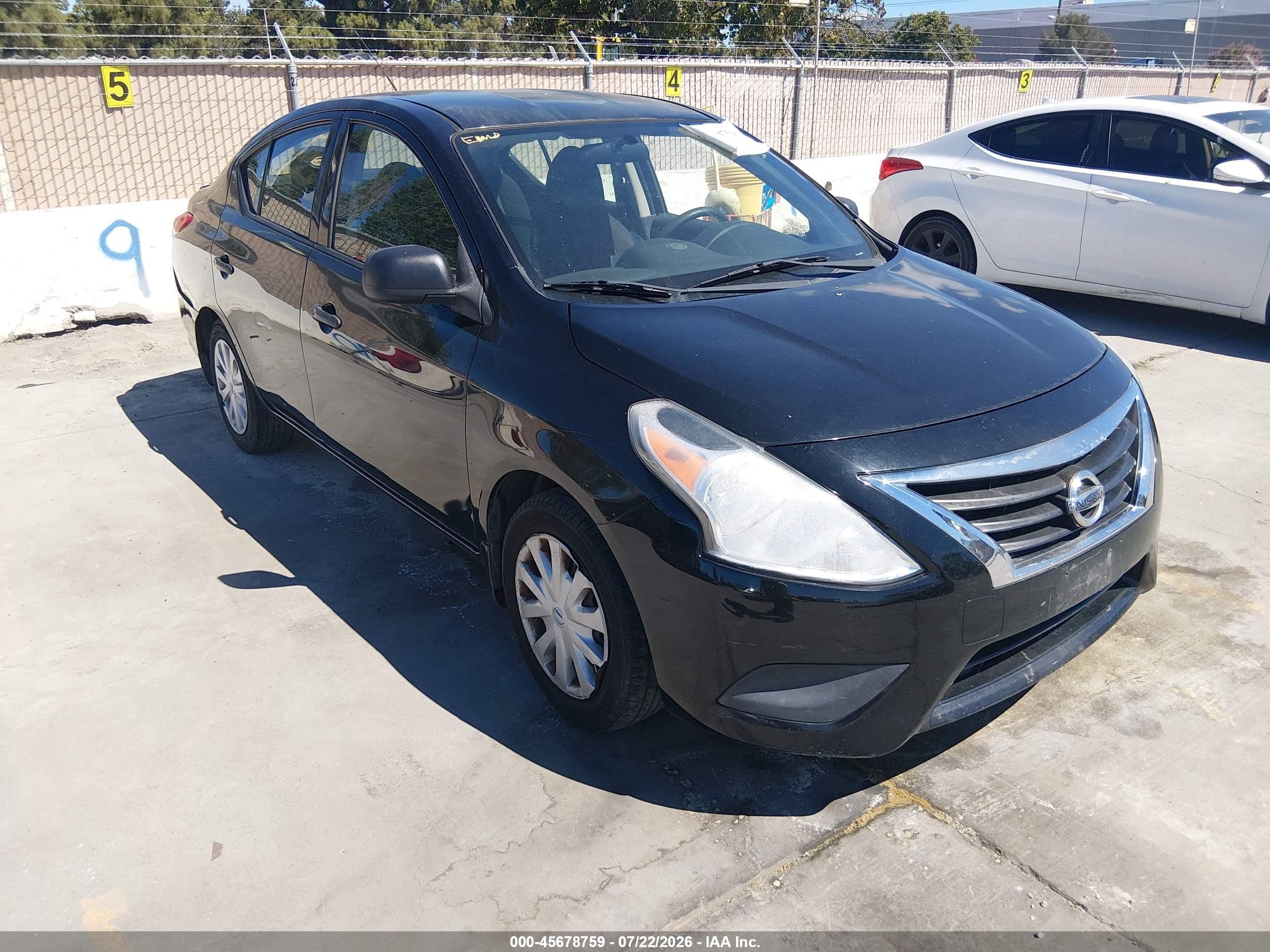 2015 Nissan Versa S, VIN 3N1CN7AP6FL818317 — Normal wear