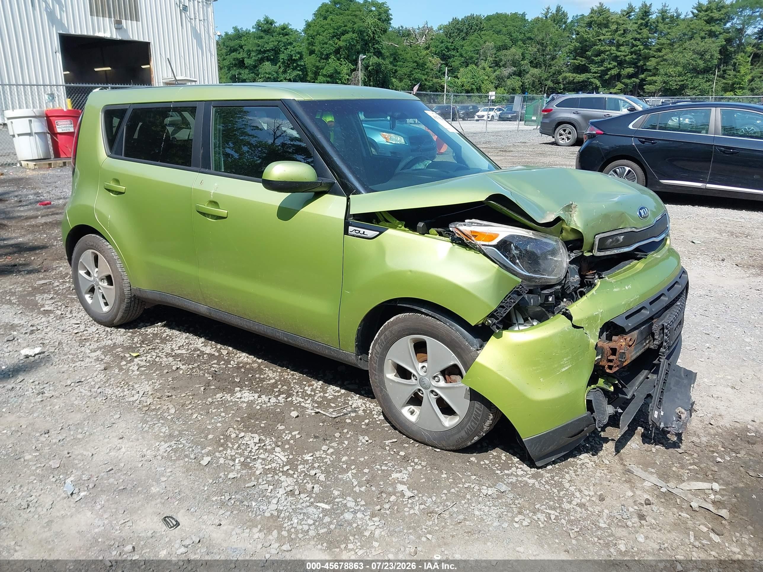 2016 Kia Soul, VIN KNDJN2A28G7843155 — Front end