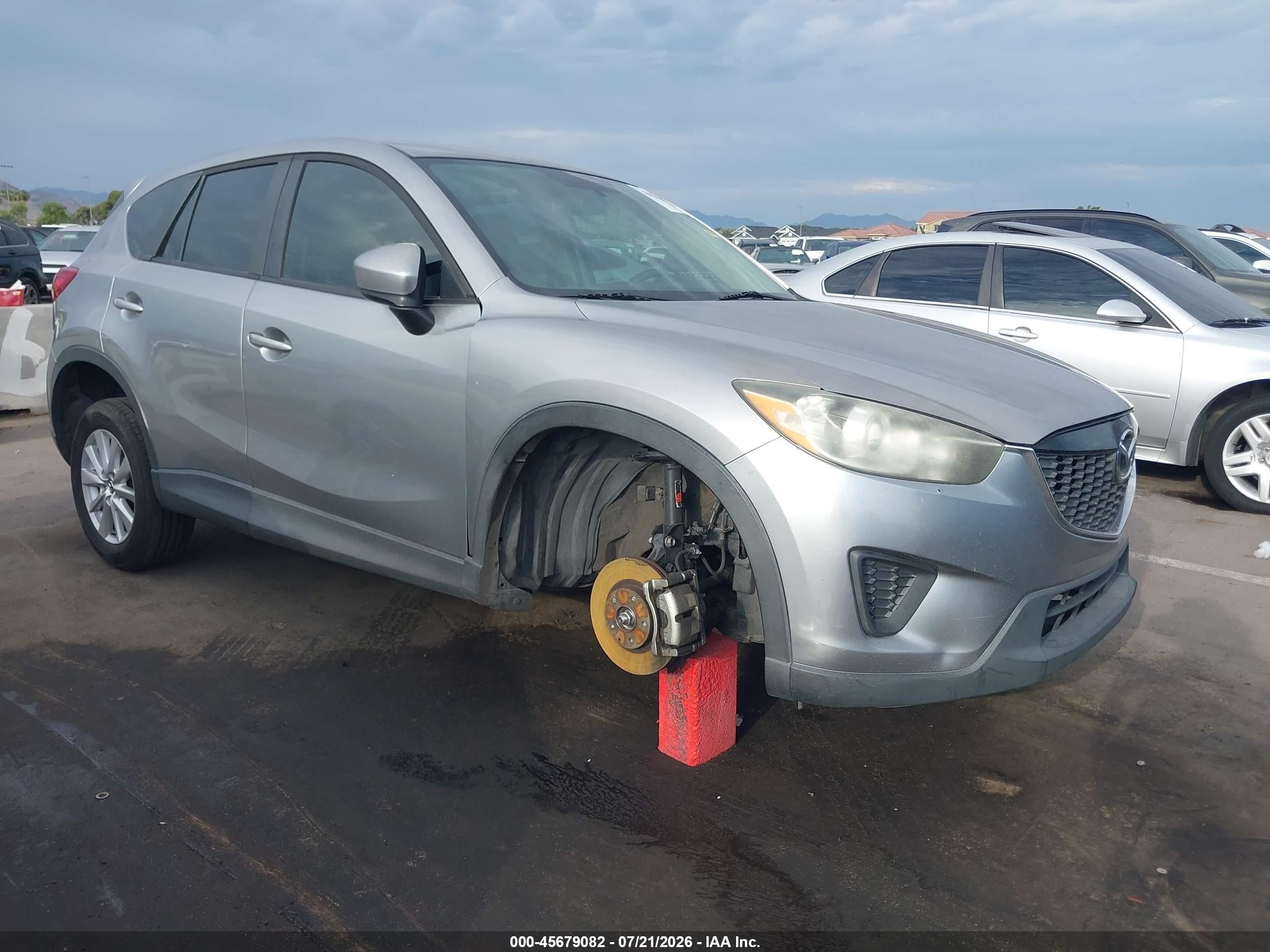 2014 Mazda CX-5 Sport, VIN JM3KE2BE1E0428172 — Front end