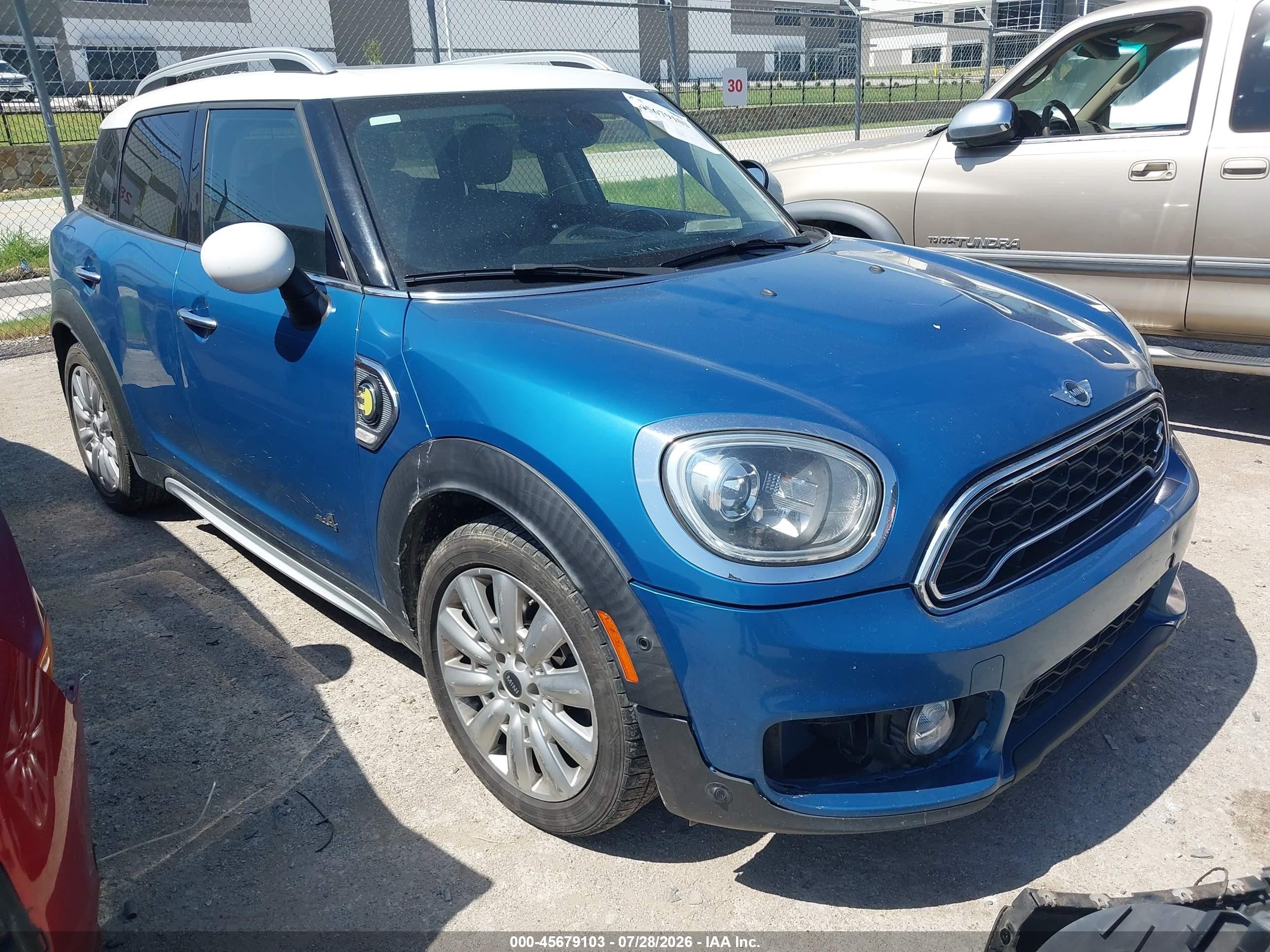 2018 MINI Countryman Cooper S E, VIN WMZYU7C40J3B86379 — Normal wear