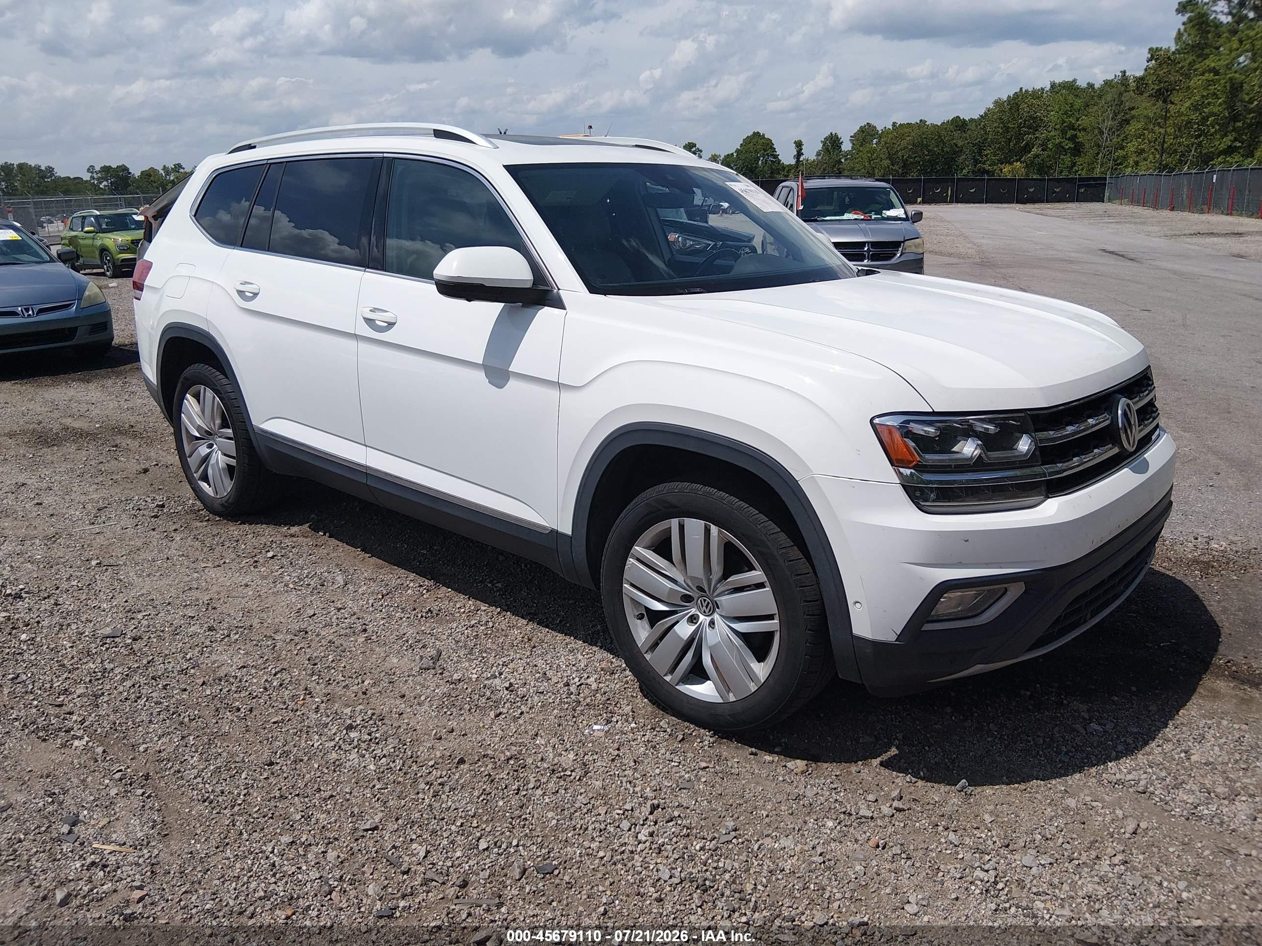 2018 Volkswagen Atlas SEL Premium, VIN 1V2NR2CA1JC524686 — Front end