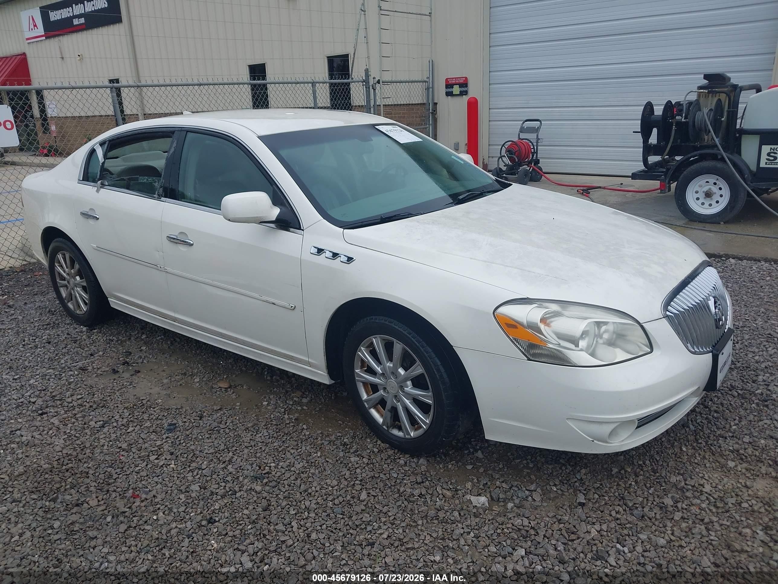 2011 Buick Lucerne CXL, VIN 1G4HC5EM0BU126093 — Normal wear