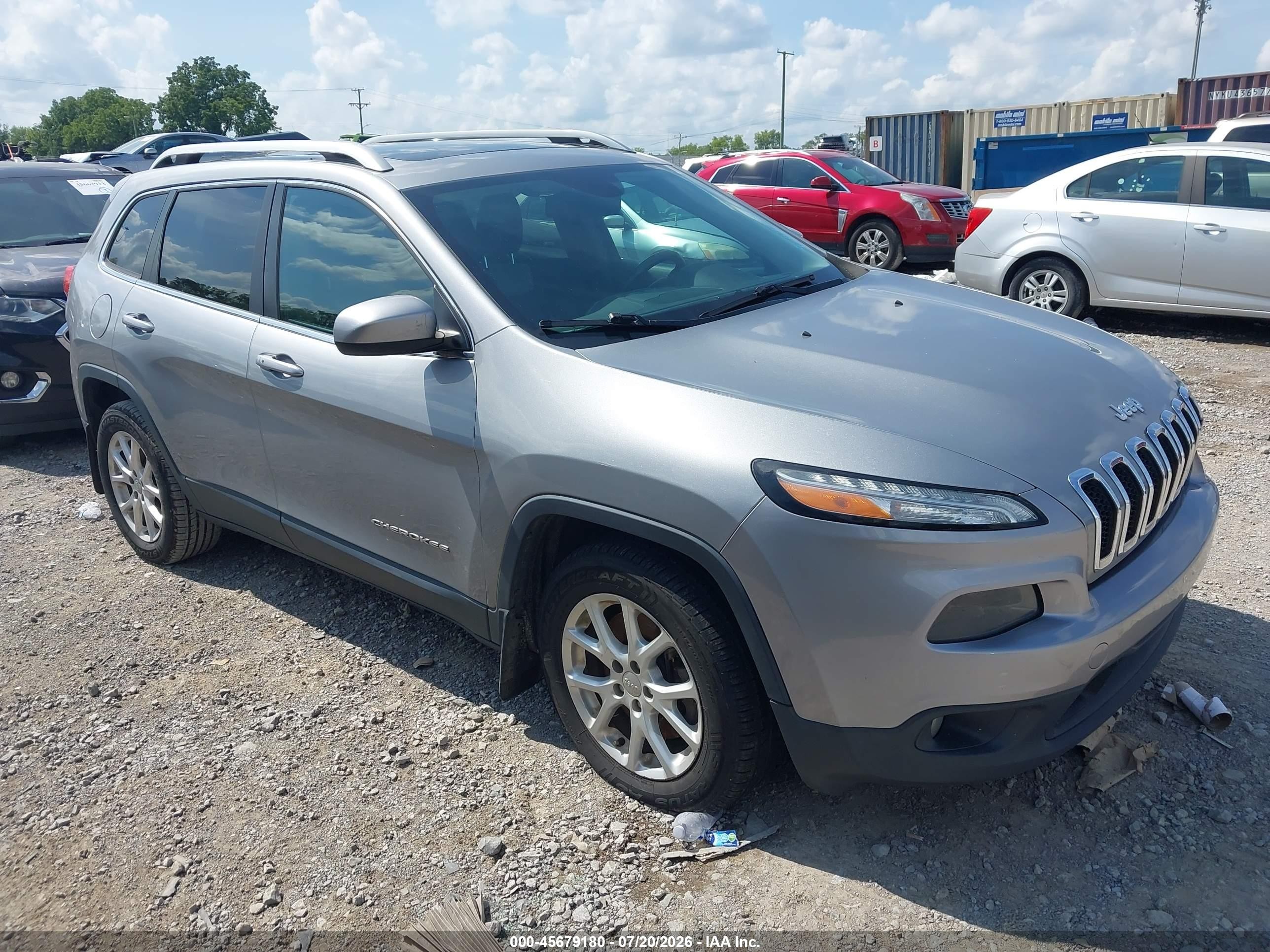 2014 Jeep Cherokee Latitude, VIN 1C4PJLCS7EW217768 — Normal wear