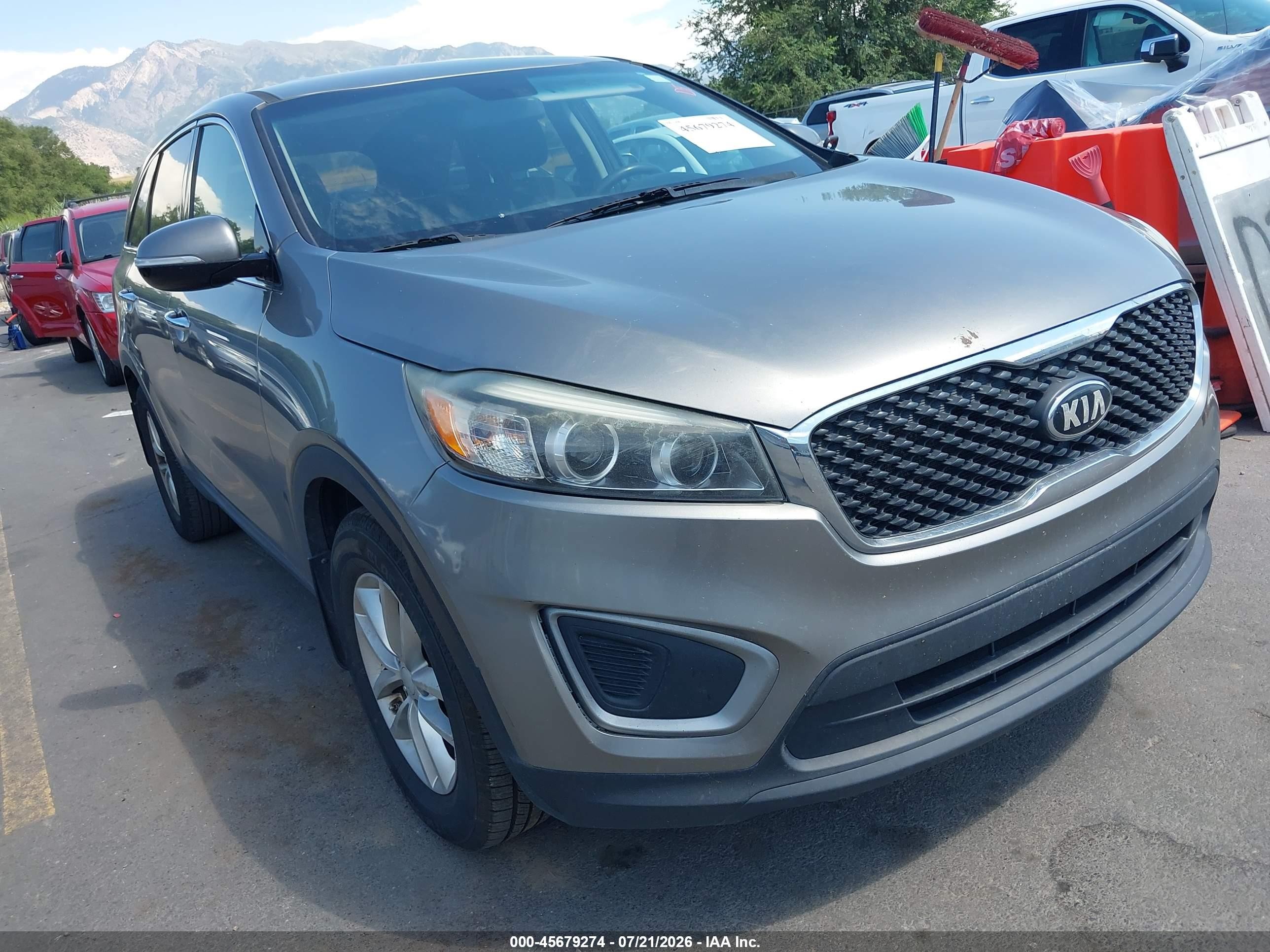 2016 Kia Sorento LX, VIN 5XYPG4A35GG057731 — Normal wear
