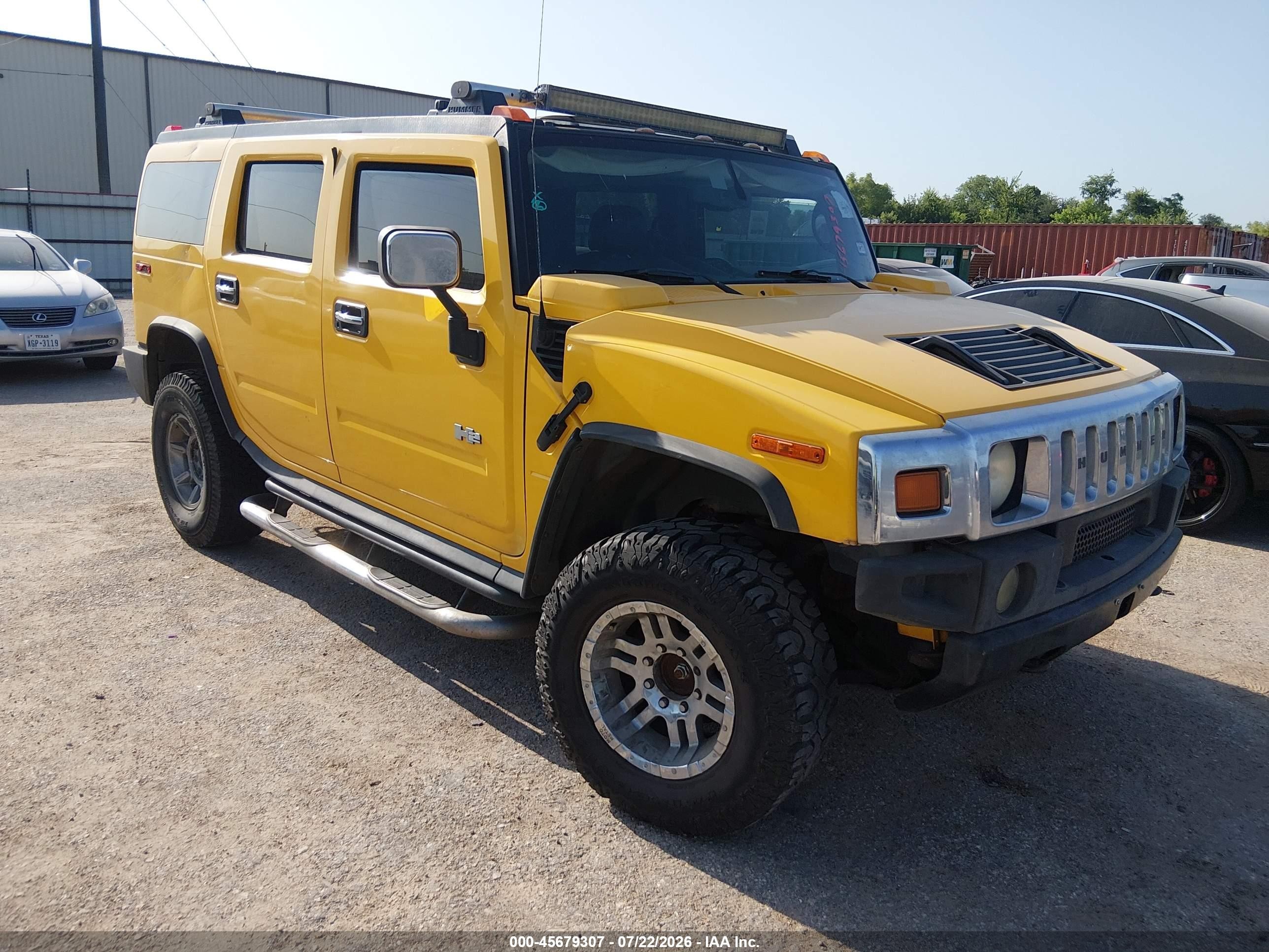 2005 Hummer H2 SUV, VIN 5GRGN23U95H100180 — Normal wear