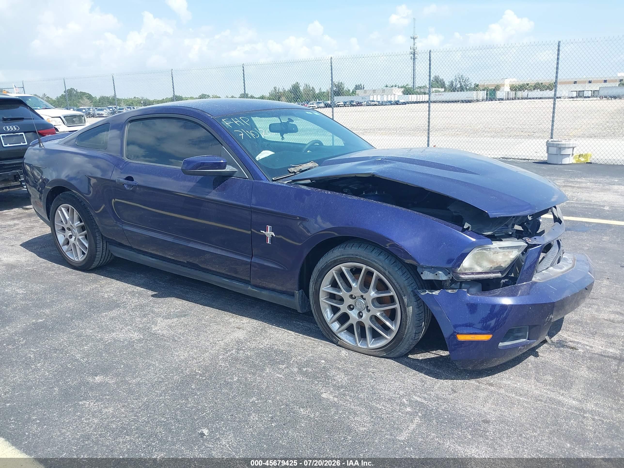 2012 Ford Mustang Premium, VIN 1ZVBP8AMXC5231710 — Front end