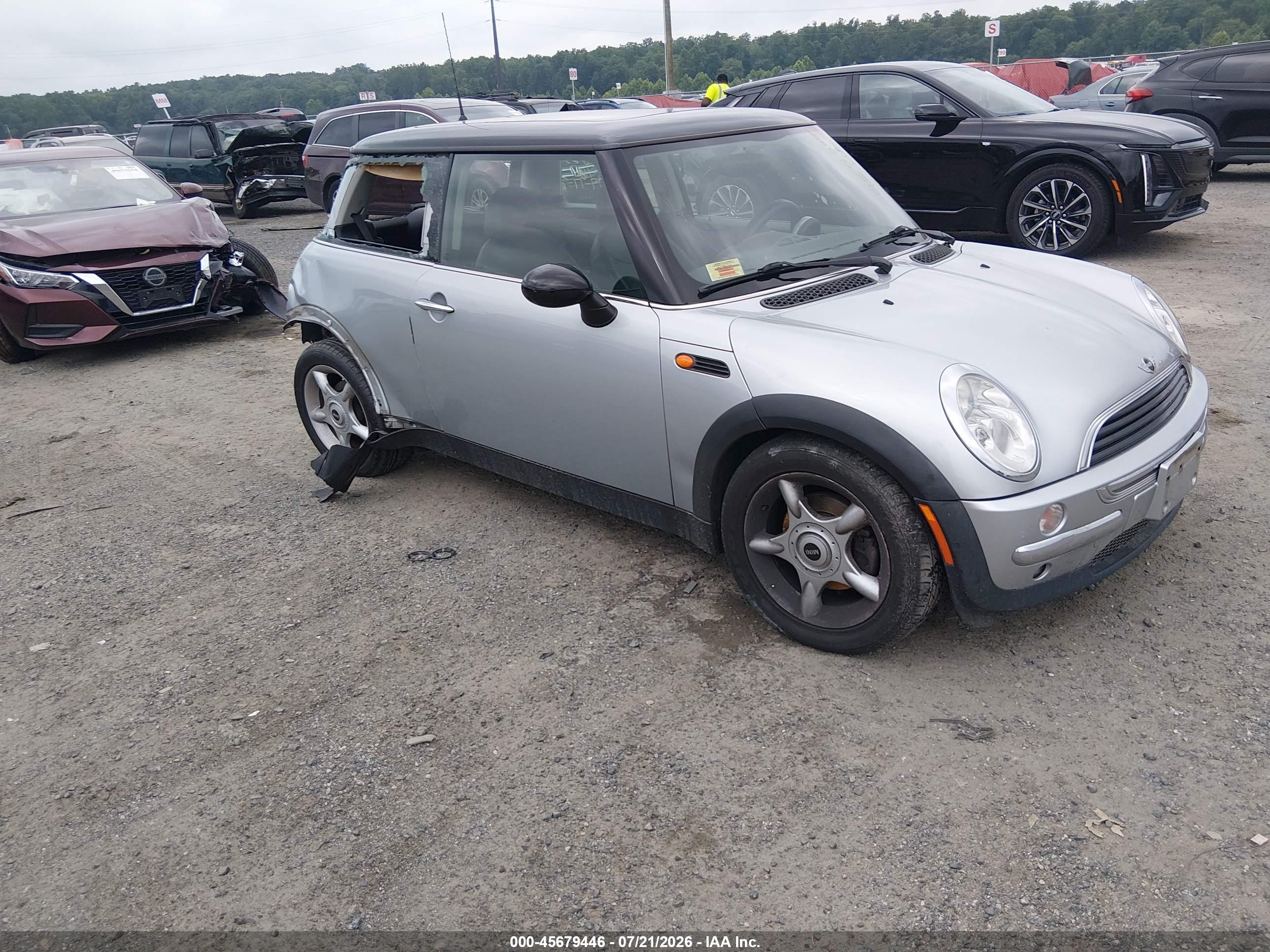 2003 MINI Hardtop, VIN WMWRC33463TE17074 — Rear end