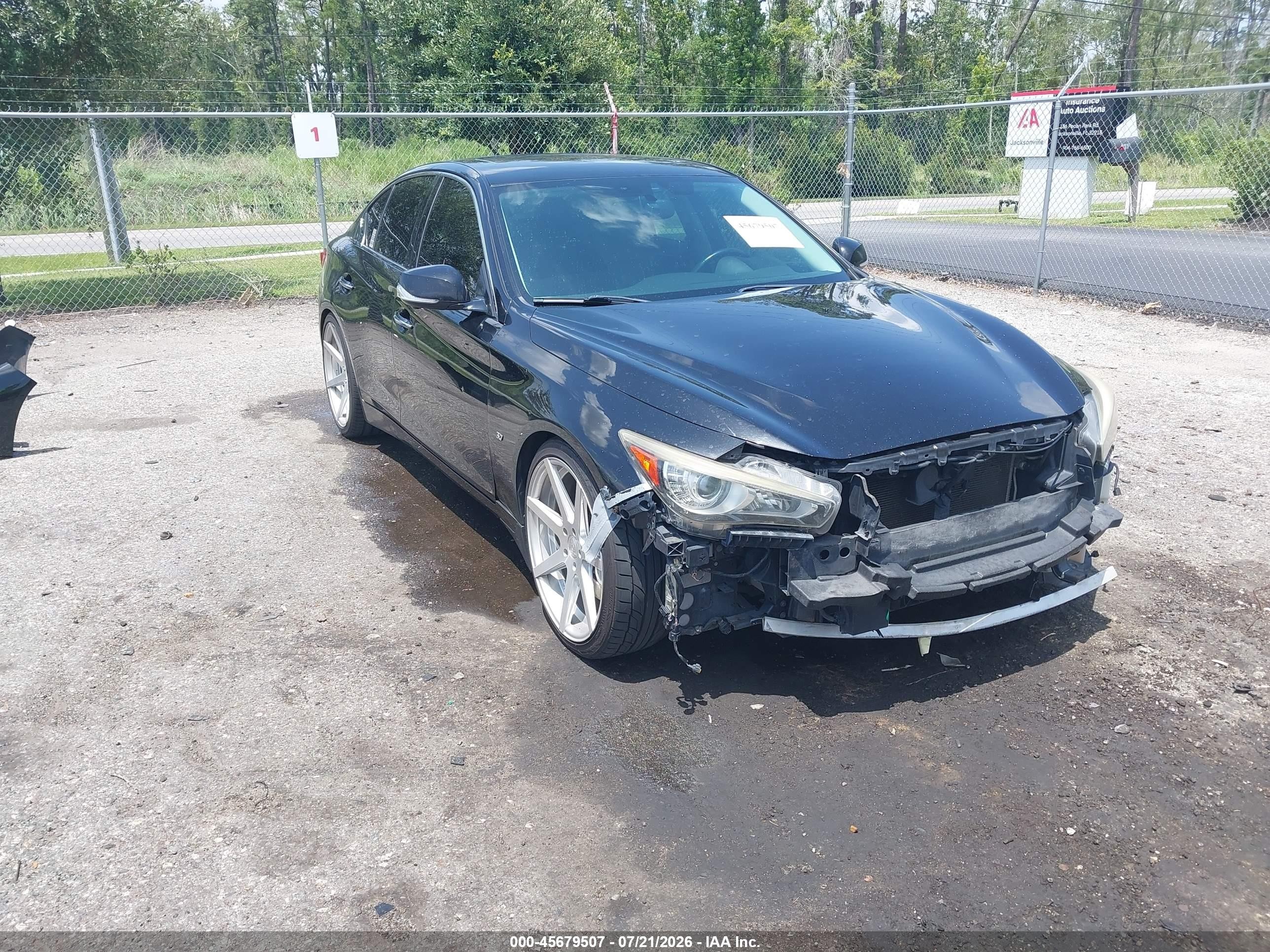 2014 Infiniti Q50, VIN JN1BV7AP5EM689907 — Front end