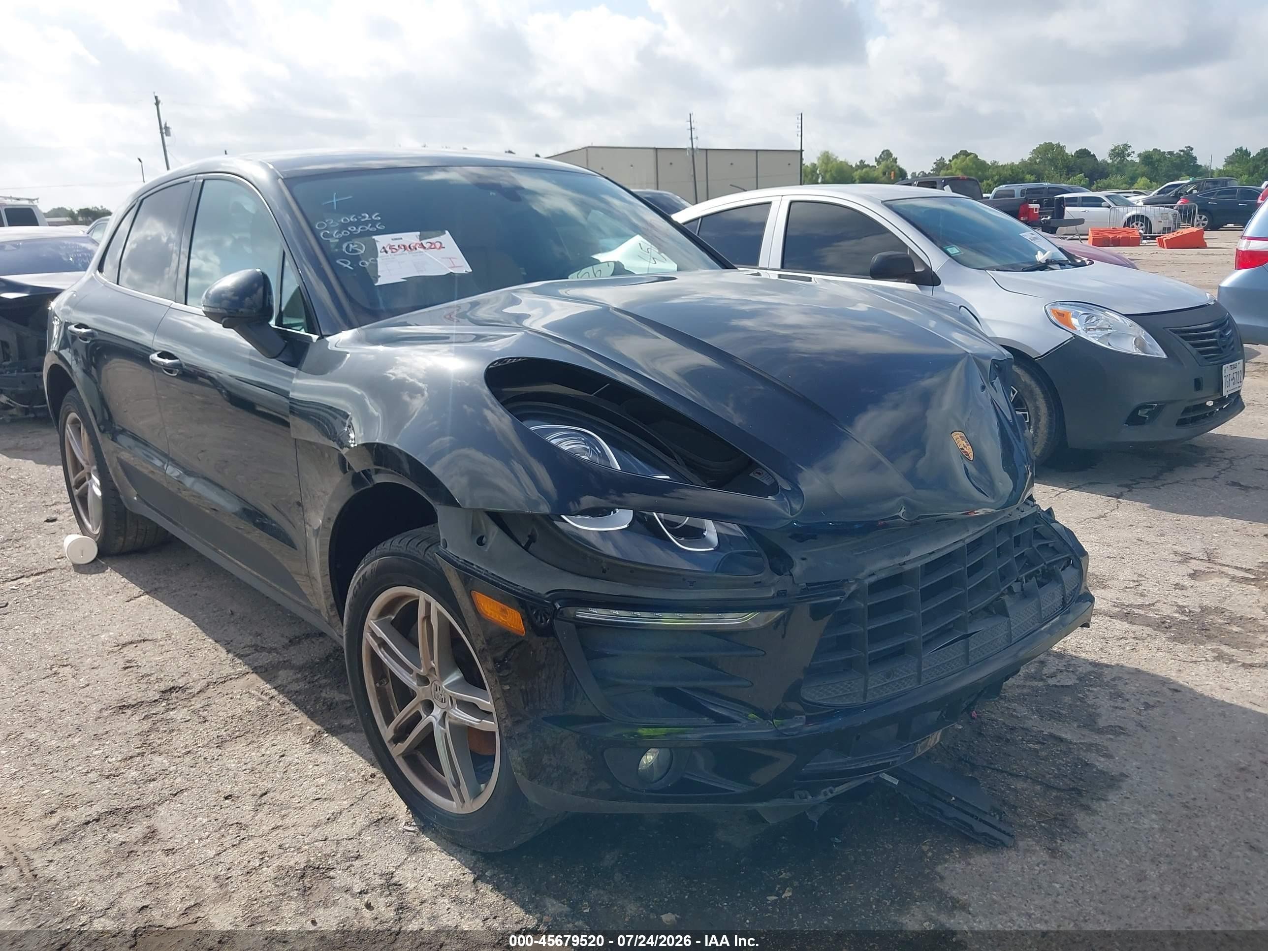 2017 Porsche Macan, VIN WP1AA2A58HLB03537 — Front end