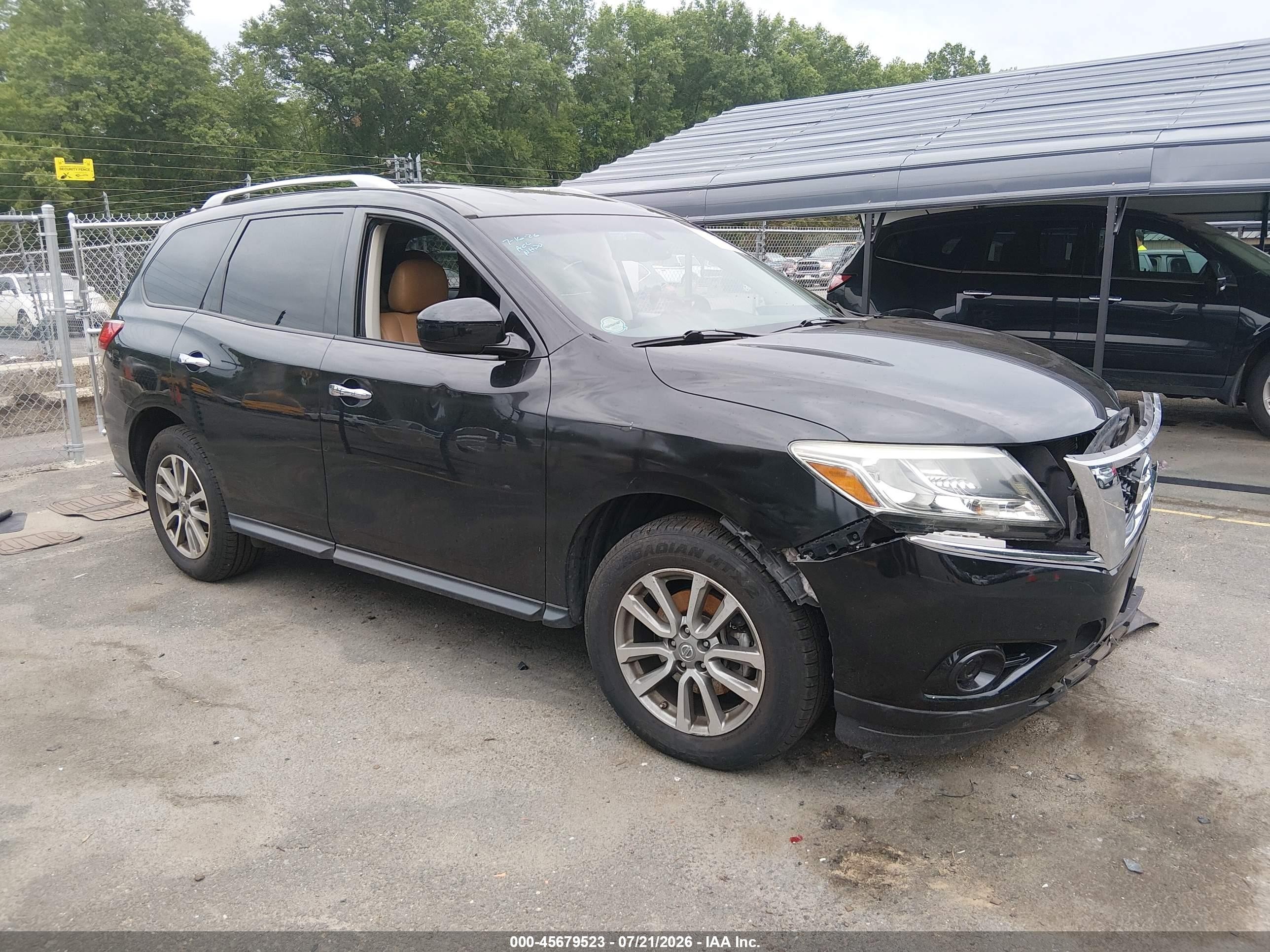 2015 Nissan Pathfinder Platinum, VIN 5N1AR2MMXFC693262 — Front end