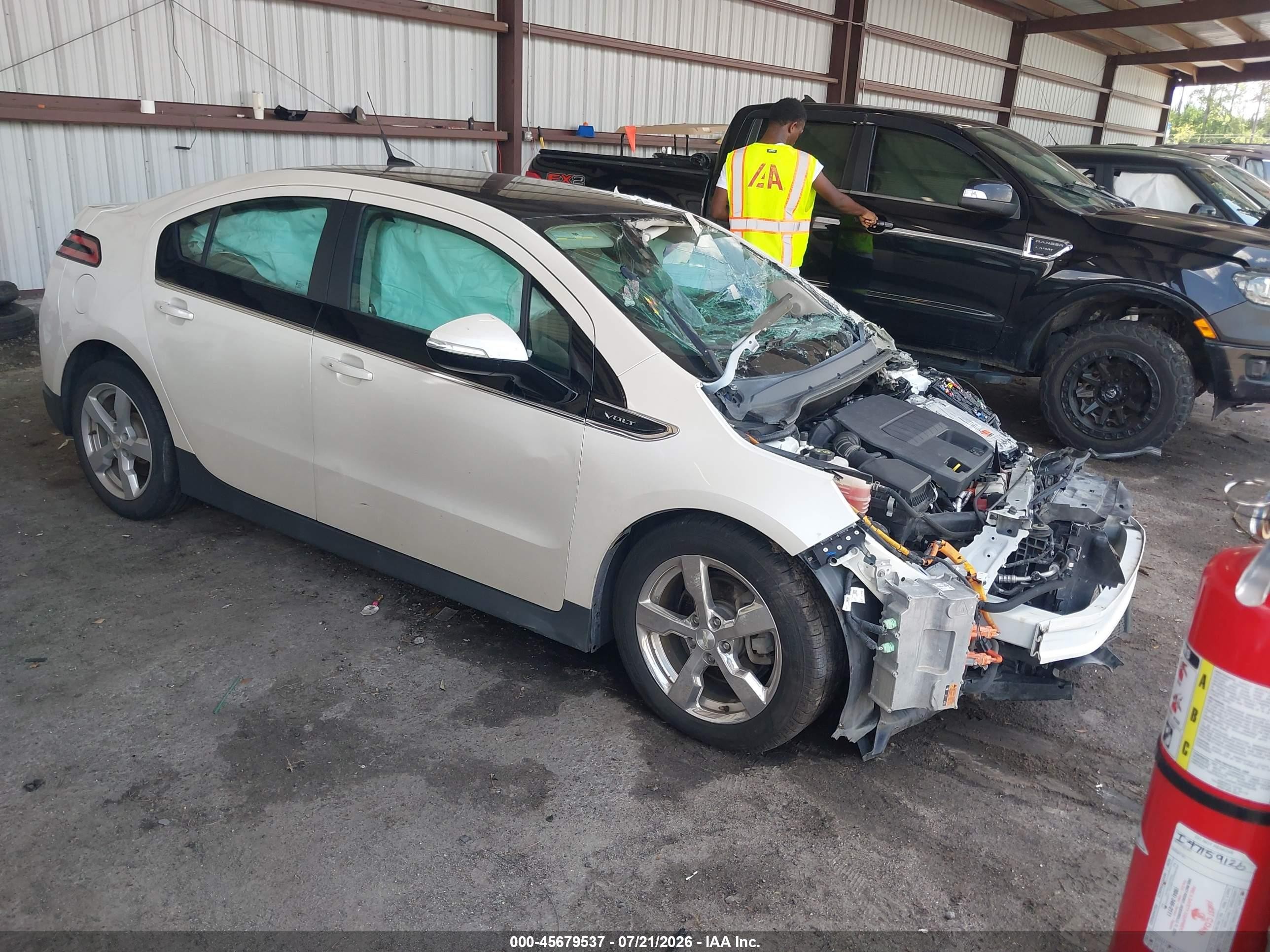 2012 Chevrolet Volt, VIN 1G1RD6E48CU108060 — Front end