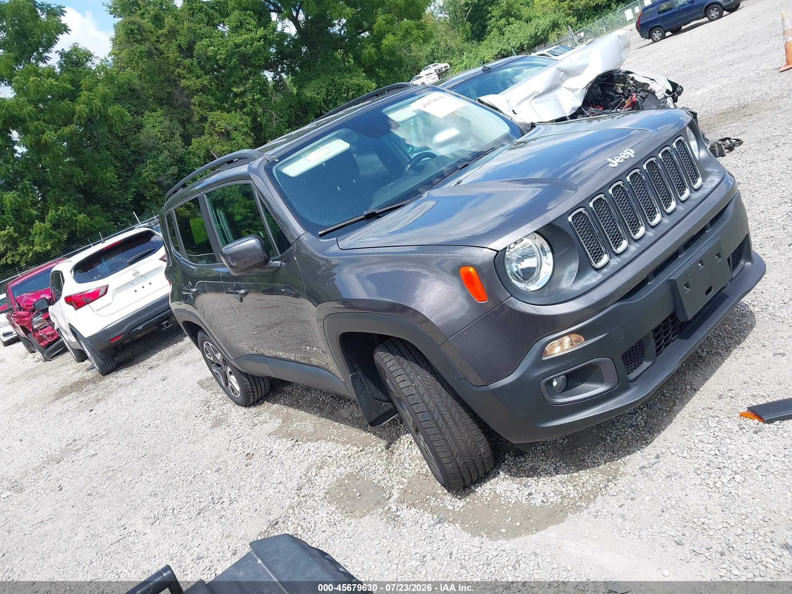2017 Jeep Renegade Latitude, VIN ZACCJBBBXHPE63581 — Side