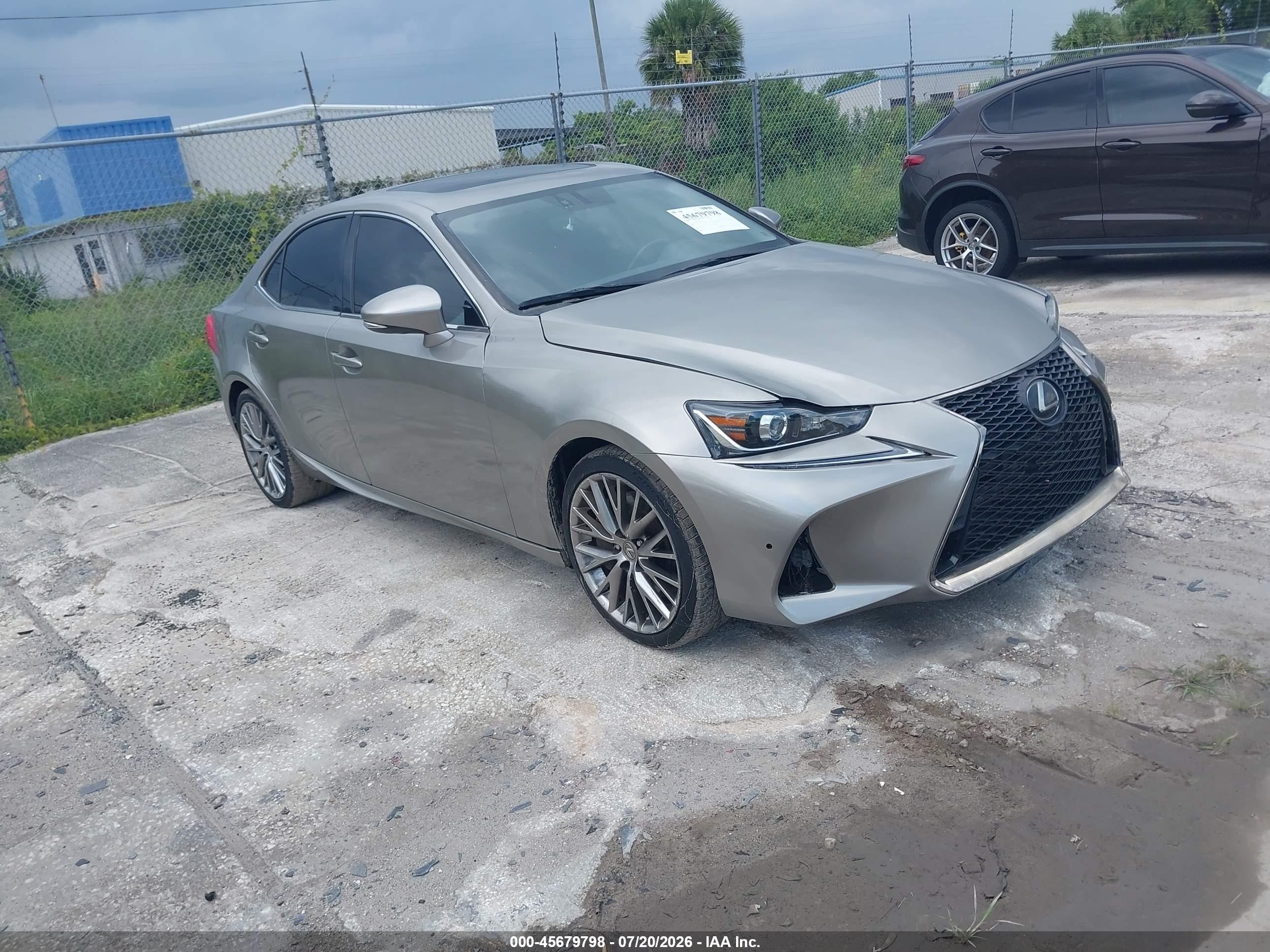 2017 Lexus IS 200t, VIN JTHBA1D21H5043234 — Перед