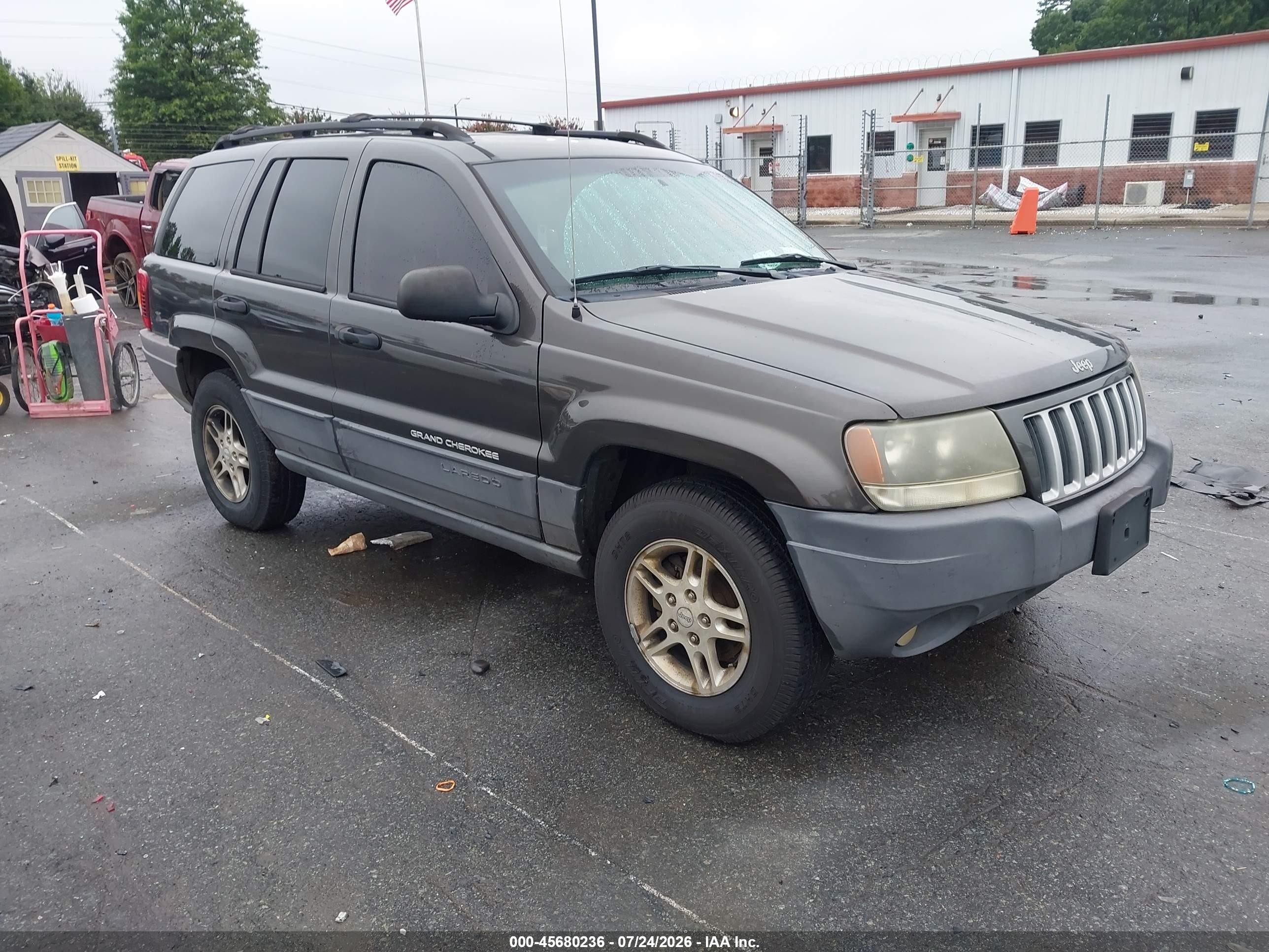 2004 Jeep Grand Cherokee Laredo, VIN 1J4GX48SX4C406468 — Side