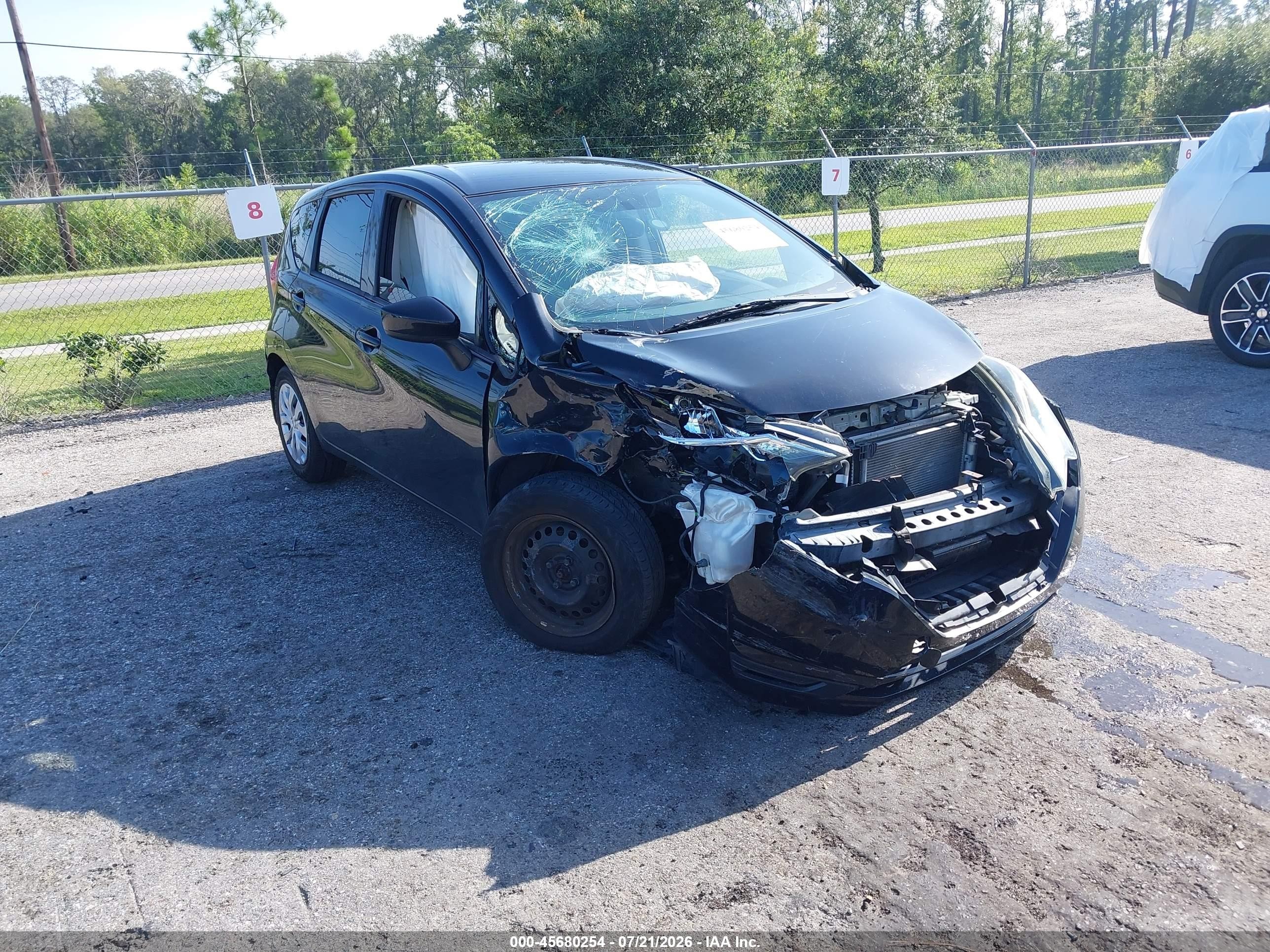 2018 Nissan Note SV, VIN 3N1CE2CP2JL361319 — Front end