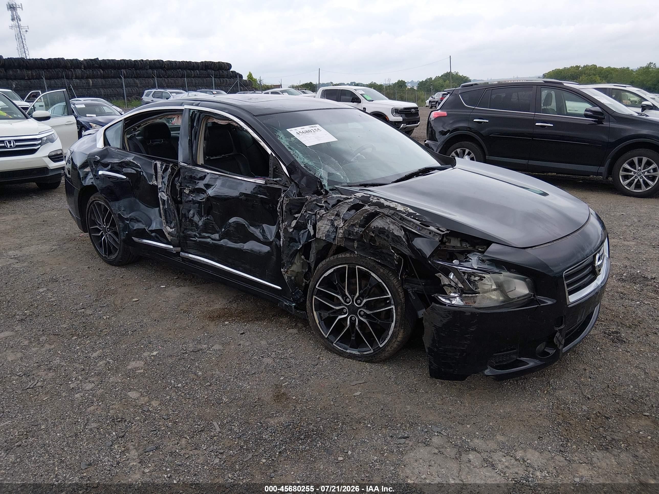 2013 Nissan Maxima SV, VIN 1N4AA5AP7DC837848 — Бок