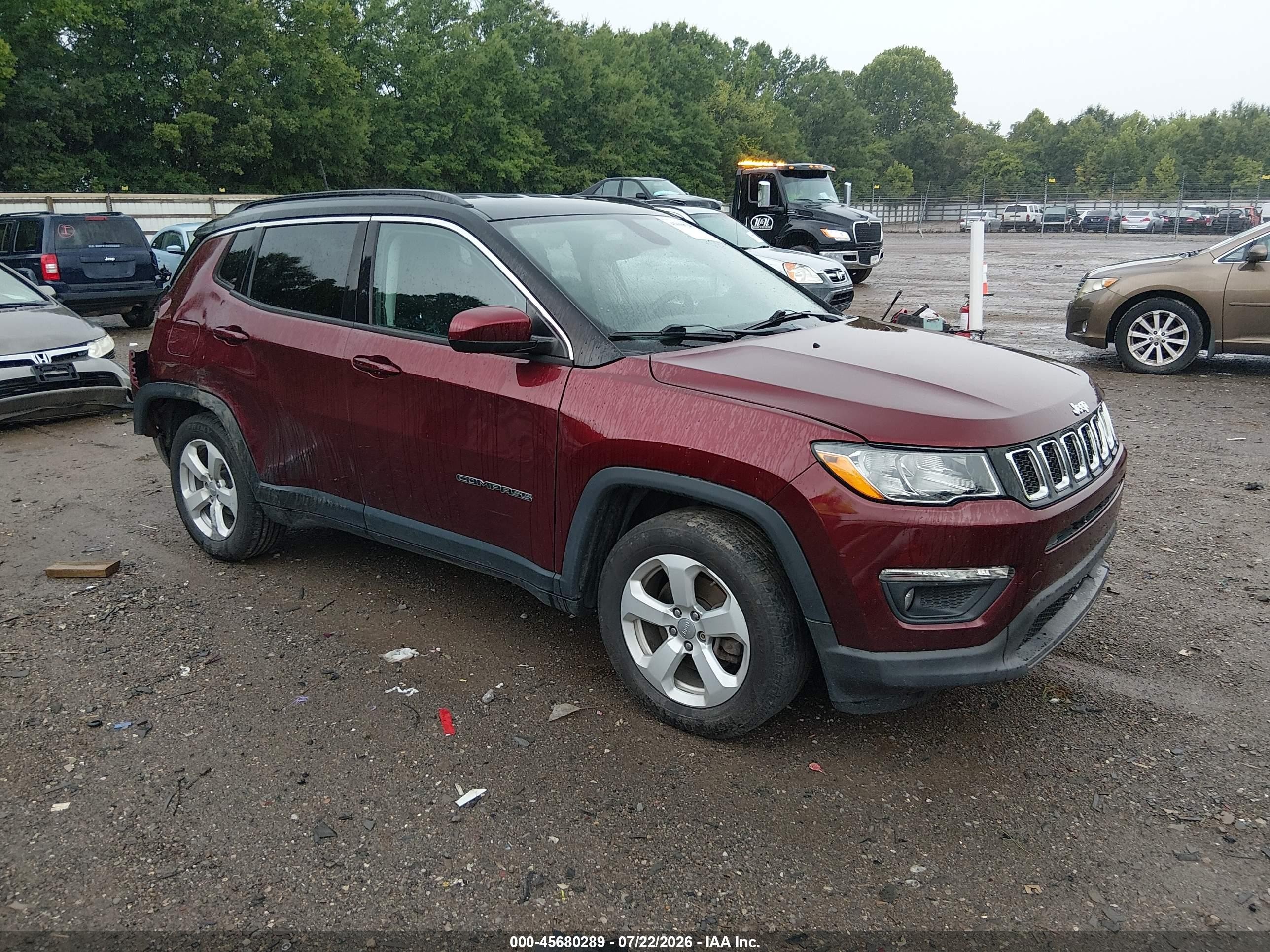 2020 Jeep Compass Latitude, VIN 3C4NJCBB0LT229871 — Rear end