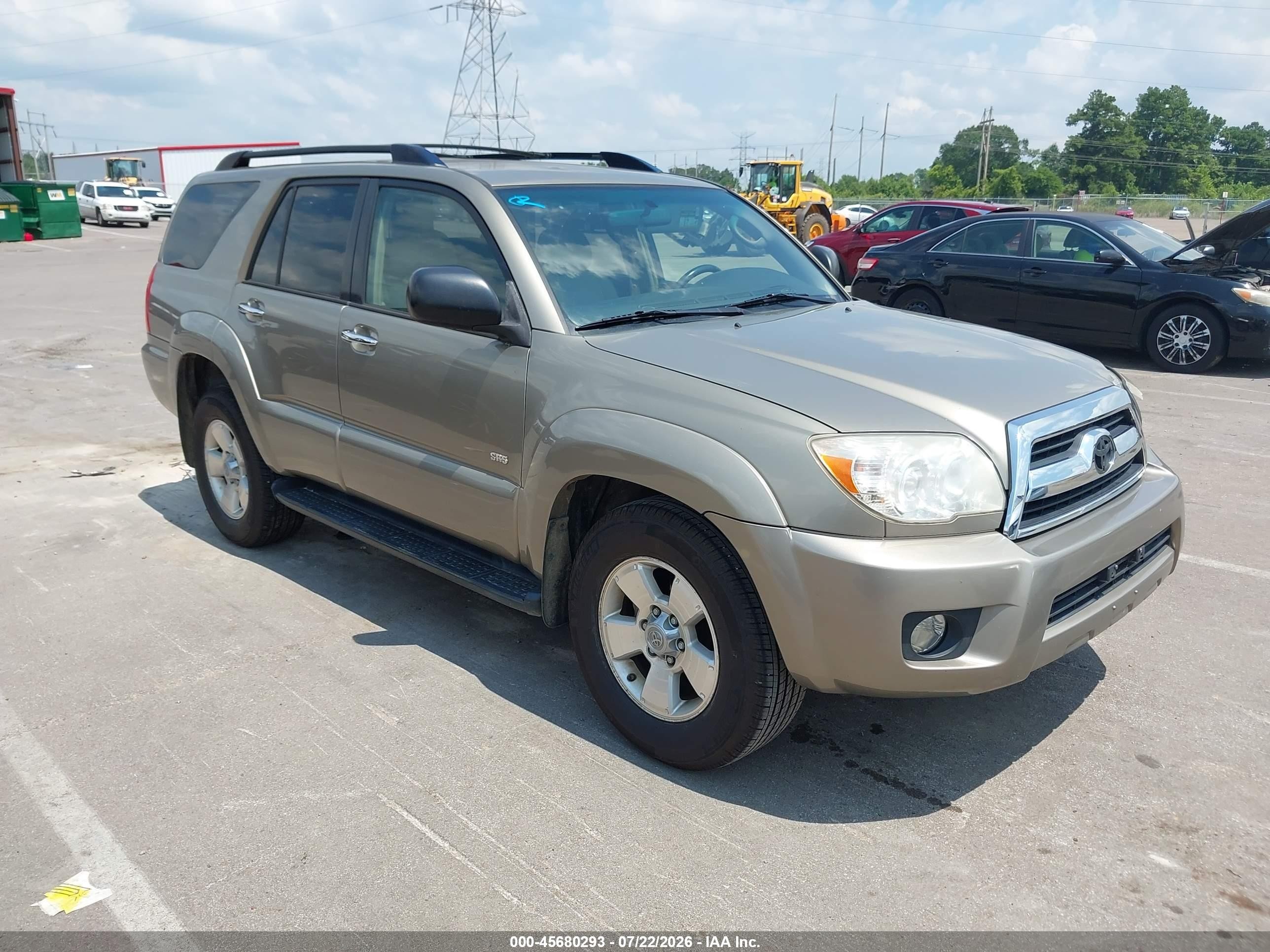 2006 Toyota 4Runner SR5, VIN JTEZU14R268042735 — Front end