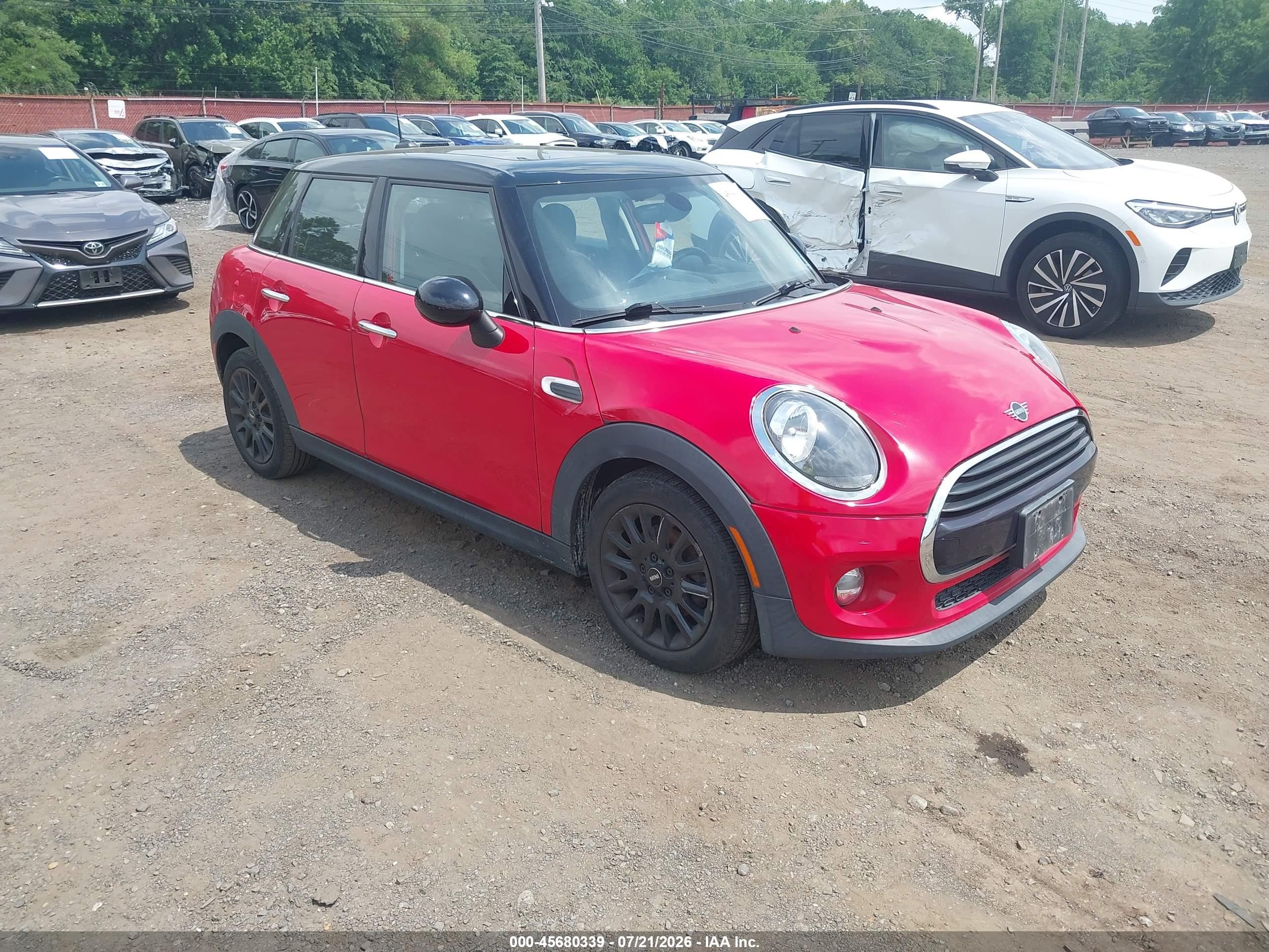 2019 MINI Hardtop 4 Door Cooper, VIN WMWXU1C59K2J01851 — Вода / потоп