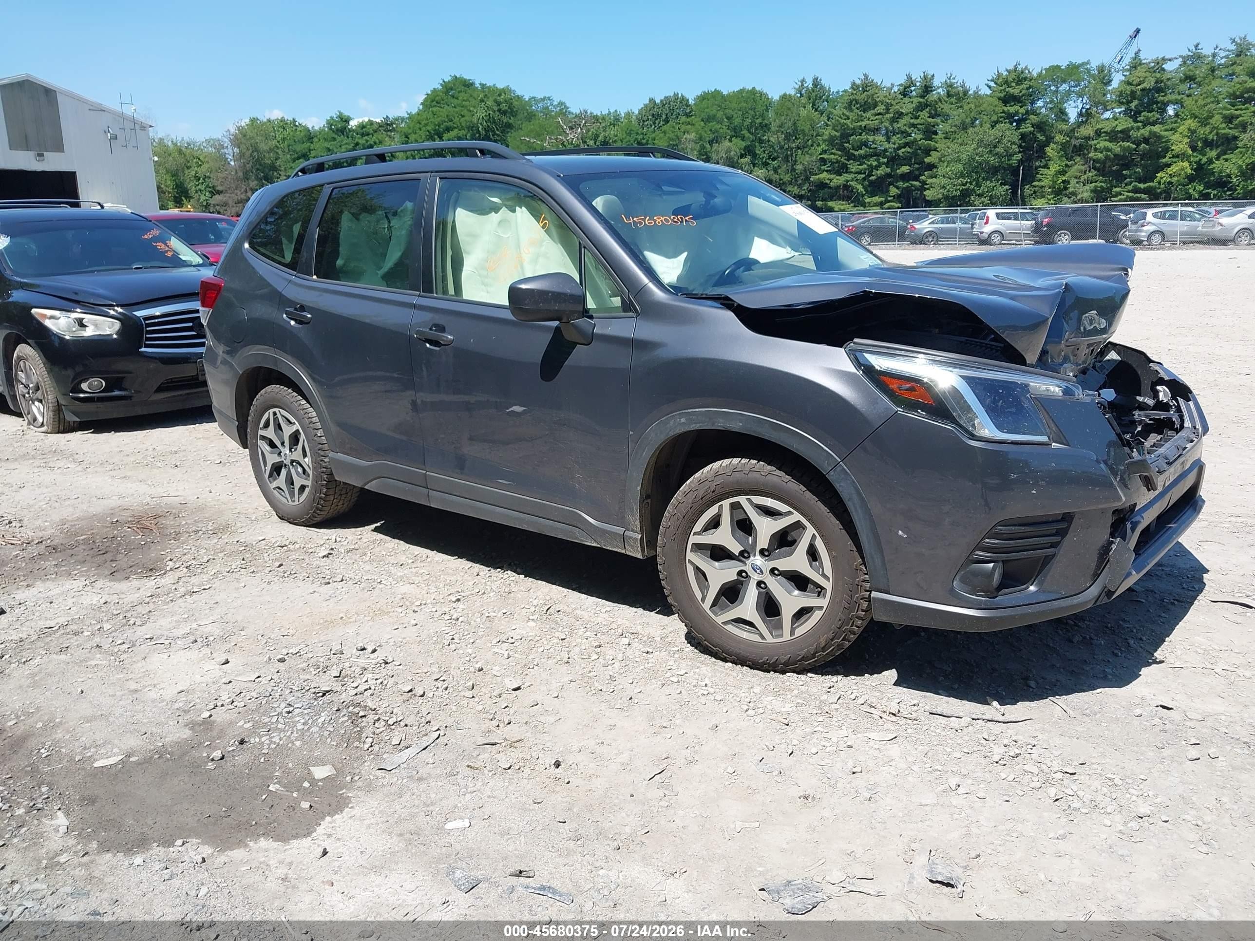 2023 Subaru Forester Premium, VIN JF2SKAEC7PH430391 — Front end