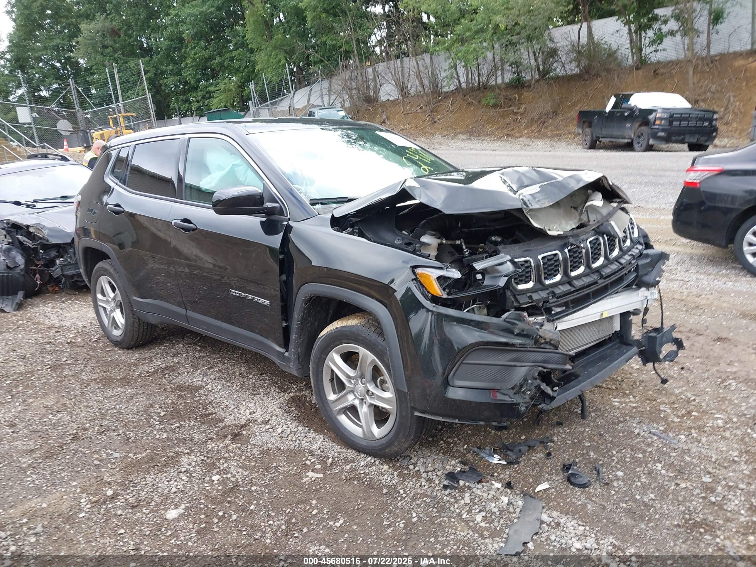 2024 Jeep Compass Sport, VIN 3C4NJDAN1RT122418 — Front end
