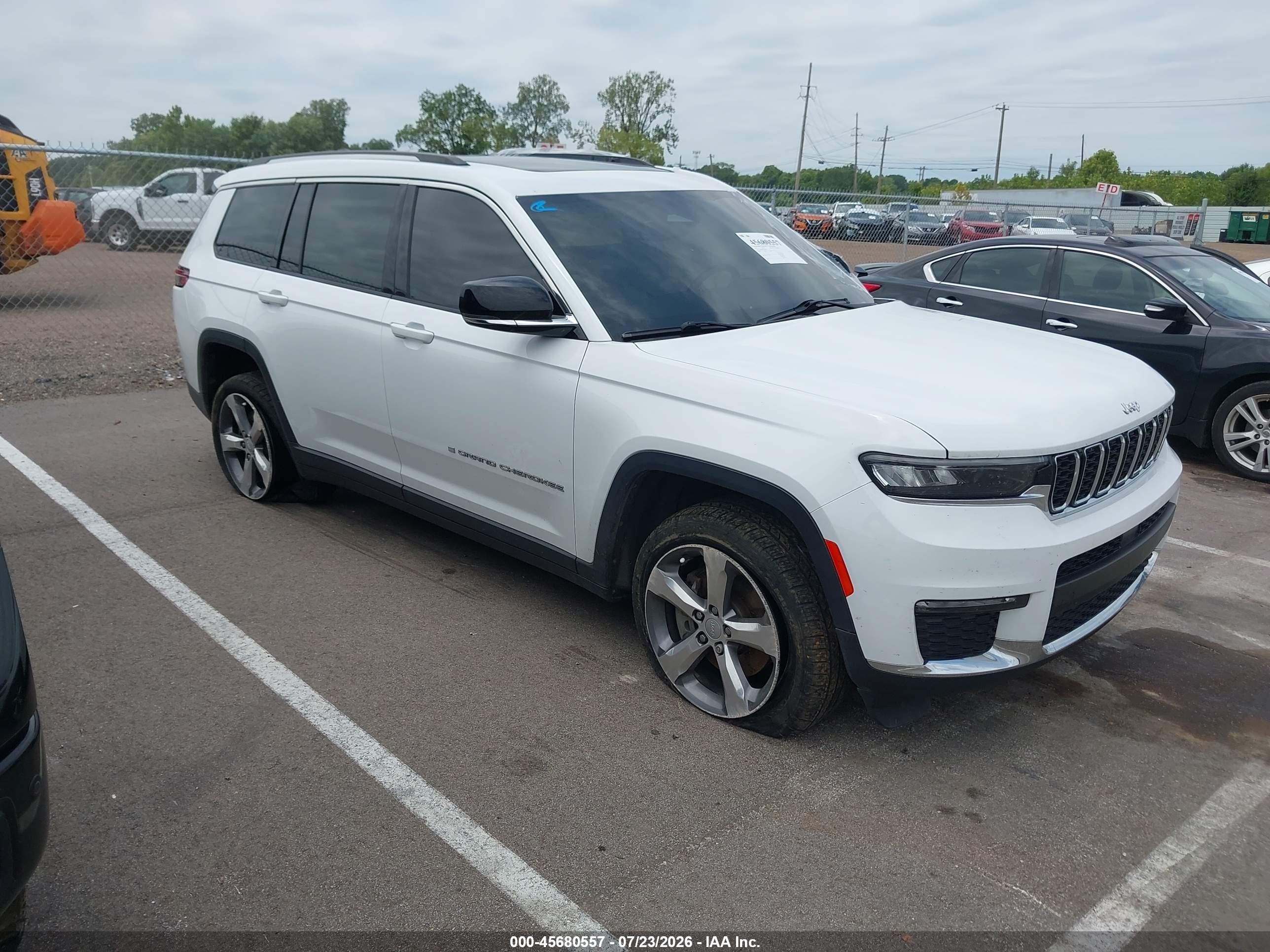 2022 Jeep Grand Cherokee Limited, VIN 1C4RJJBGXN8529176 — Side