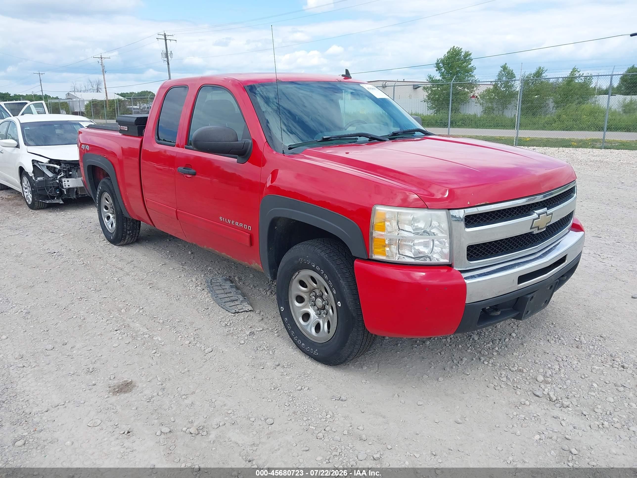 2010 Chevrolet Silverado 1500 LS, VIN 1GCSKREA5AZ112850 — Град