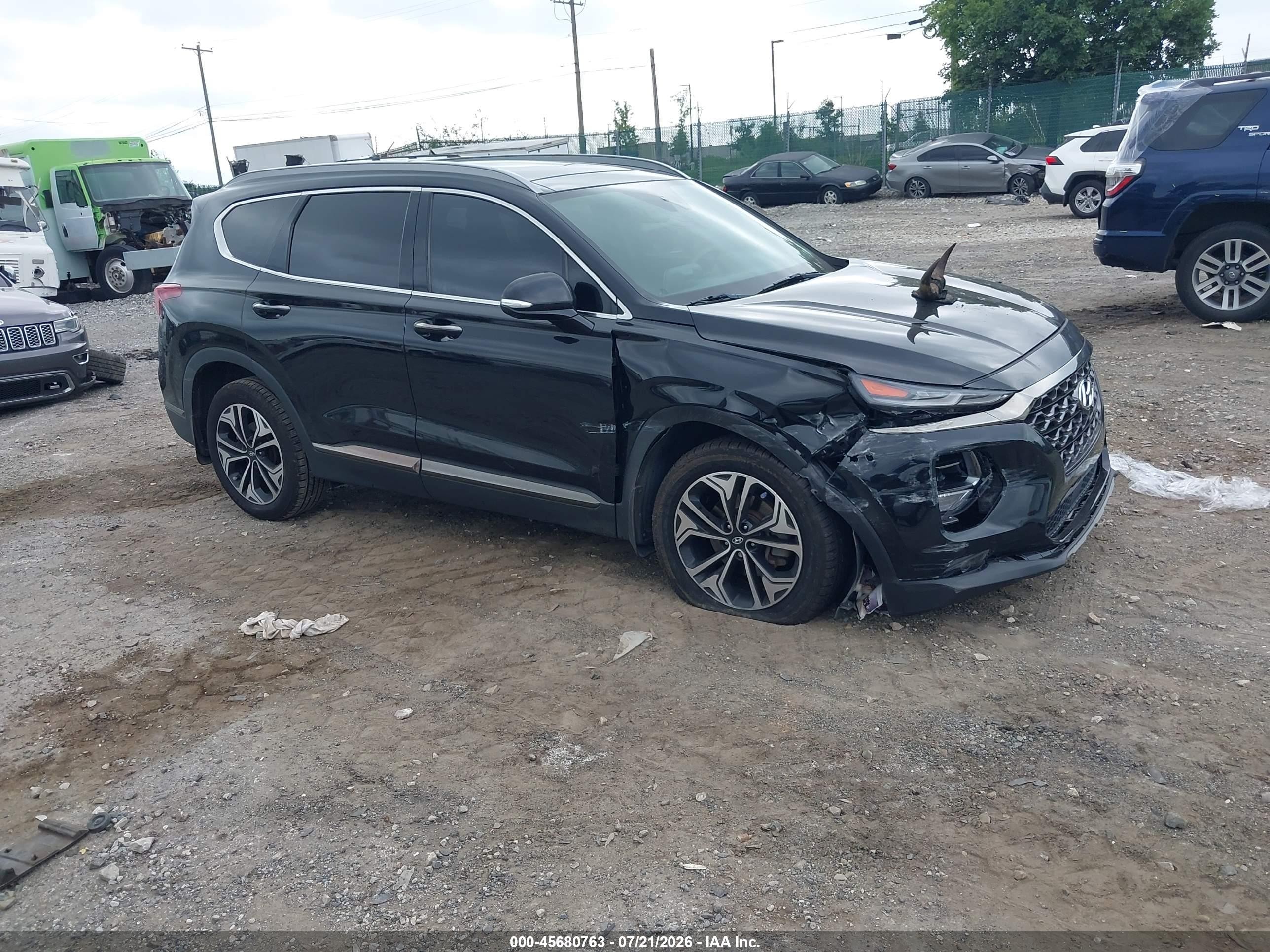 2020 Hyundai Santa Fe Limited, VIN 5NMS5CAA5LH227997 — Front end