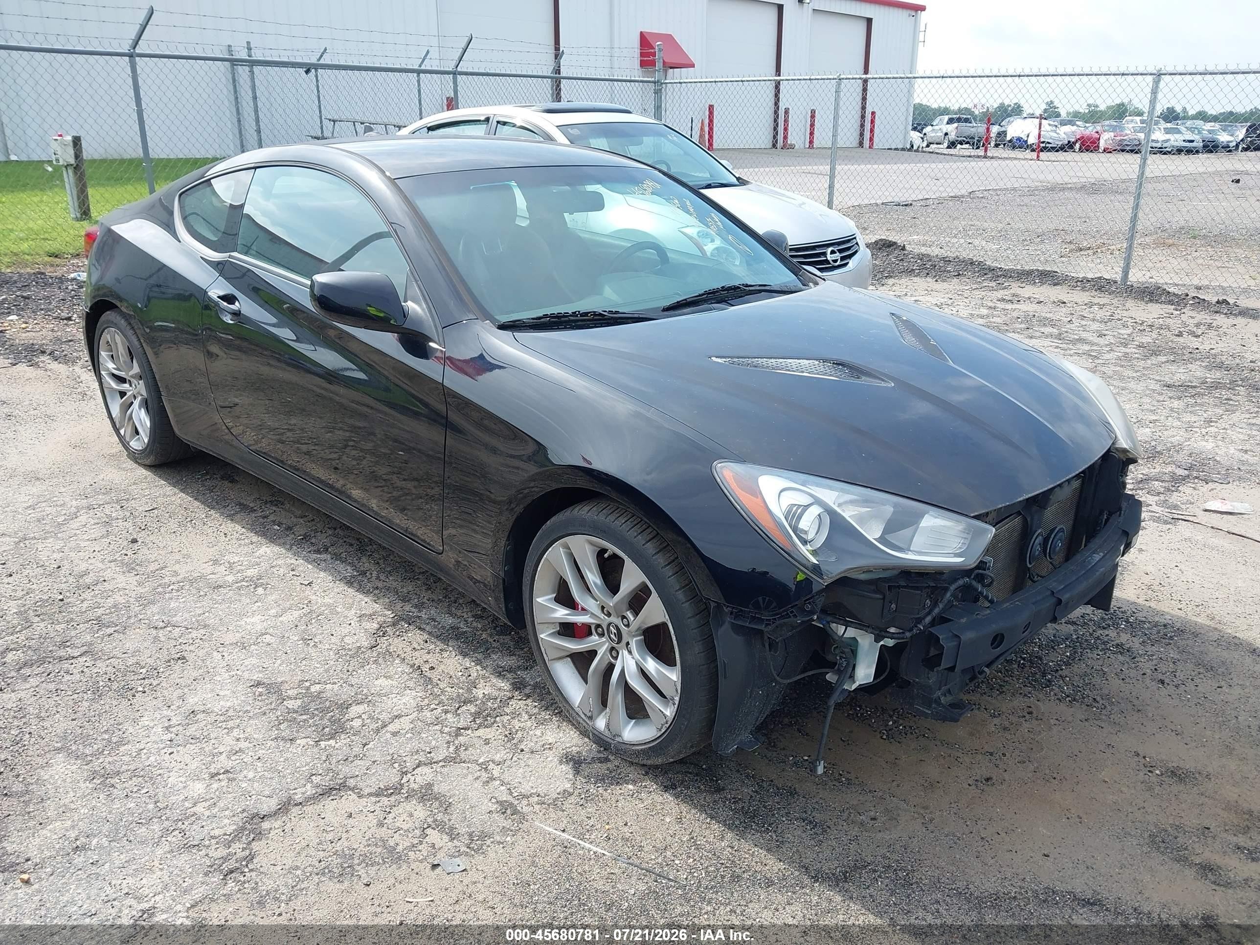 2013 Hyundai Genesis Coupe Grand Touring, VIN KMHHU6KJ8DU096230 — Front end