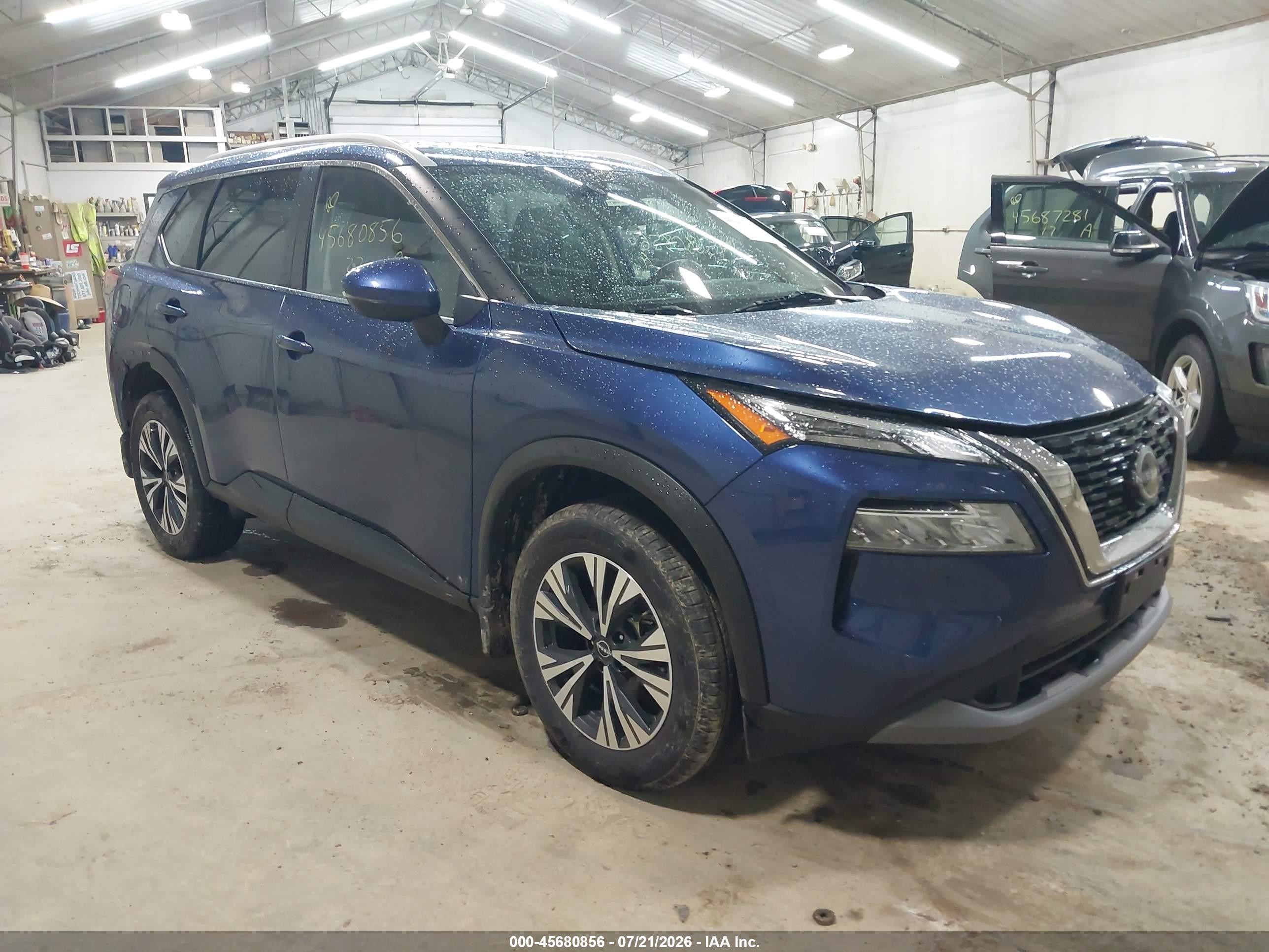2022 Nissan Rogue SV, VIN JN8BT3BB4NW334735 — Rear end