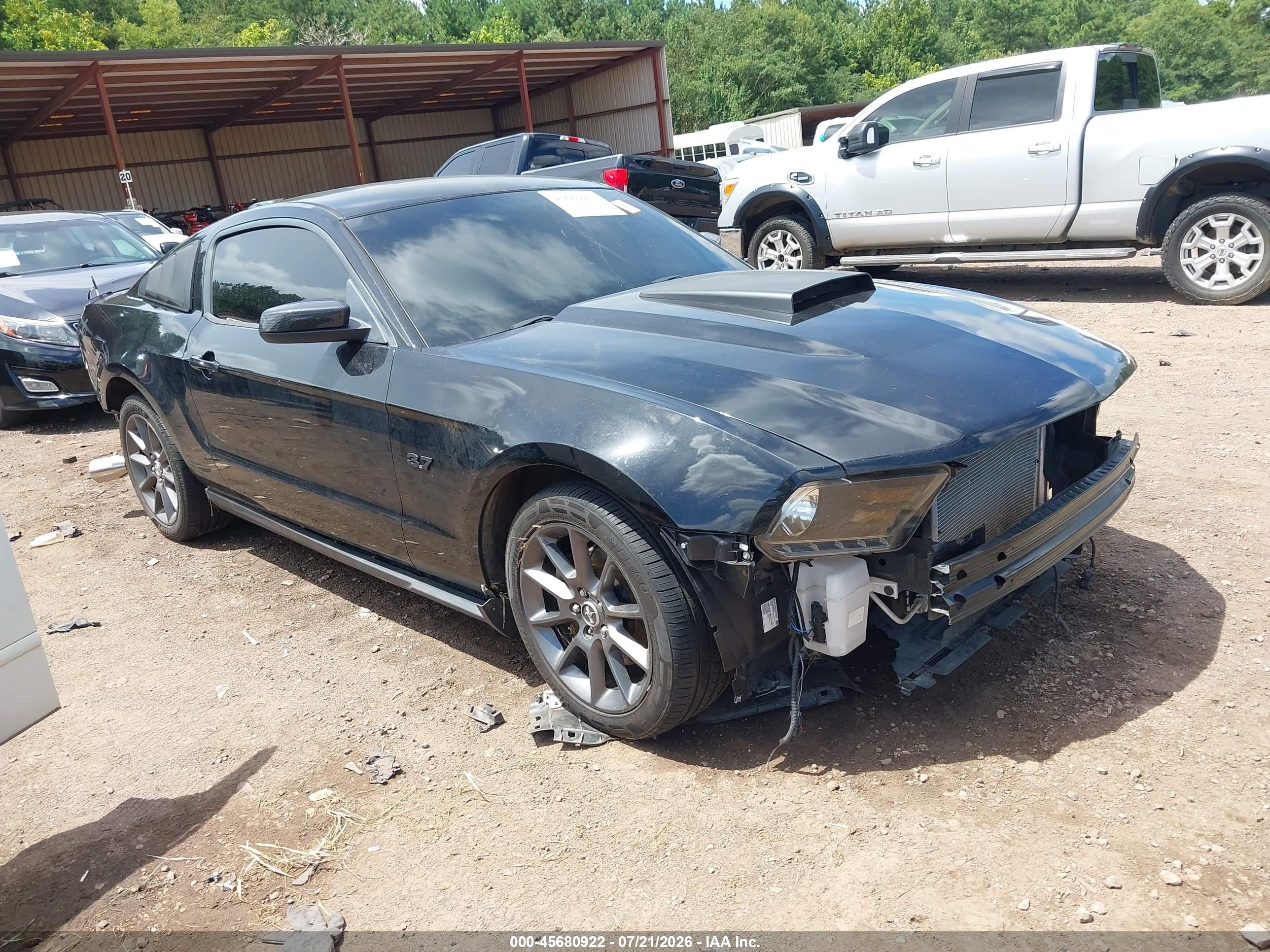 2011 Ford Mustang V6, VIN 1ZVBP8AM2B5117019 — Зад