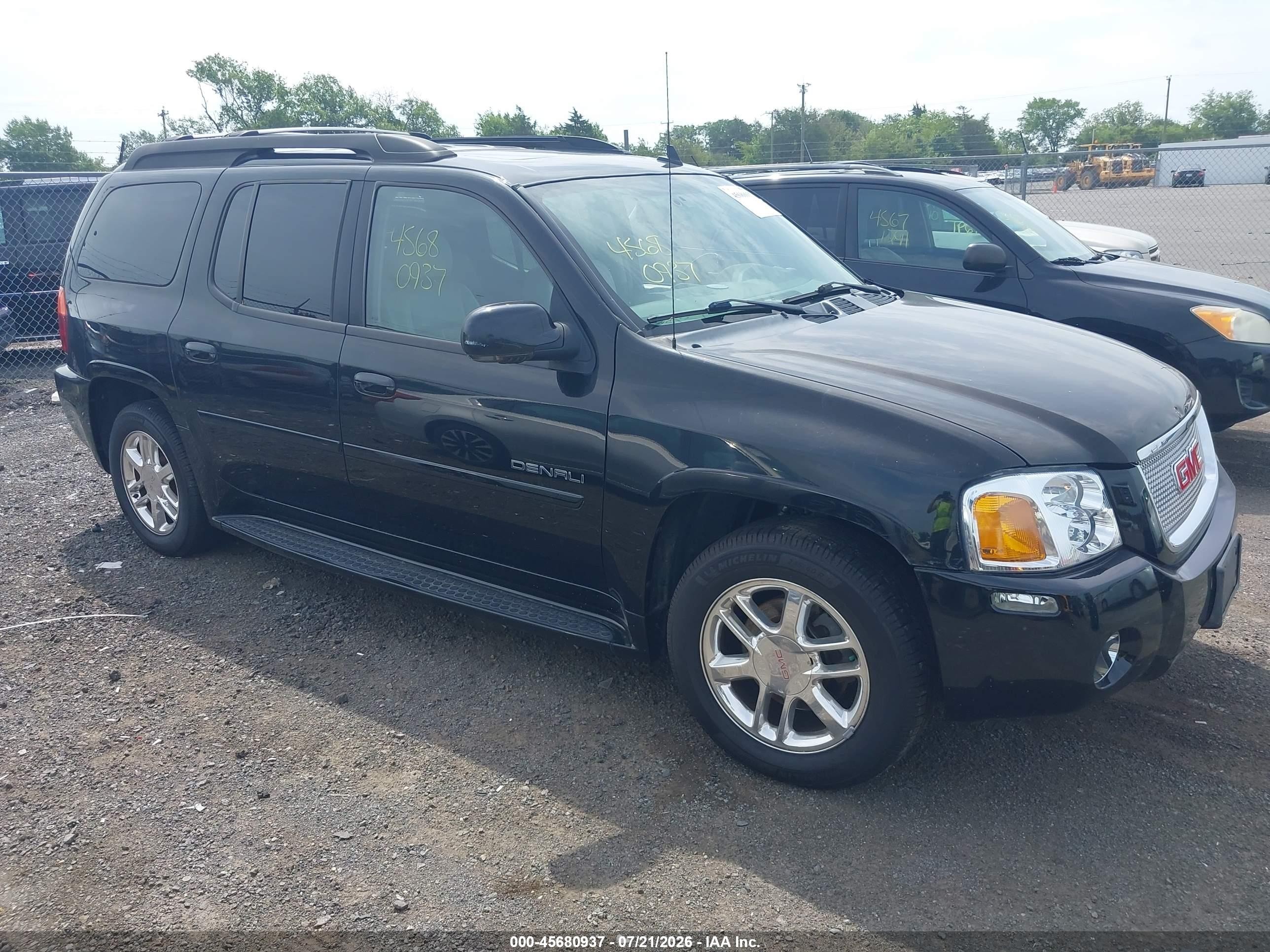 2006 GMC Envoy Denali, VIN 1GKET66M566169581 — Normal wear