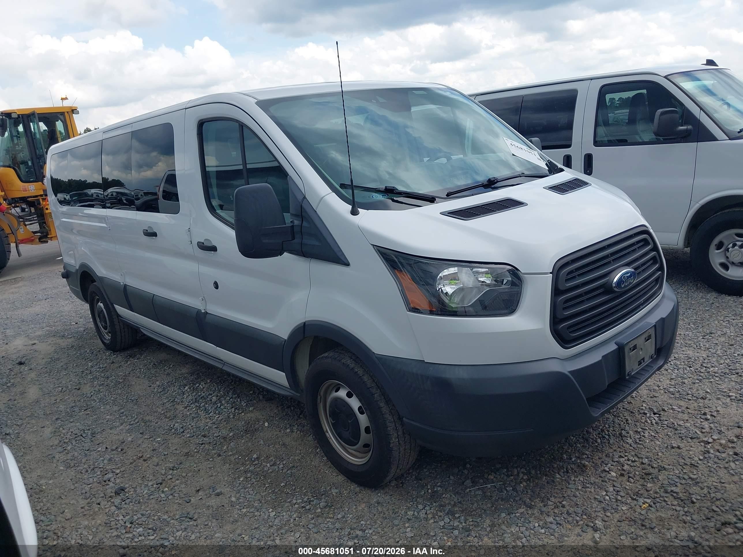 2018 Ford Transit Passenger XL, VIN 1FBZX2ZM4JKB42902 — Normal wear