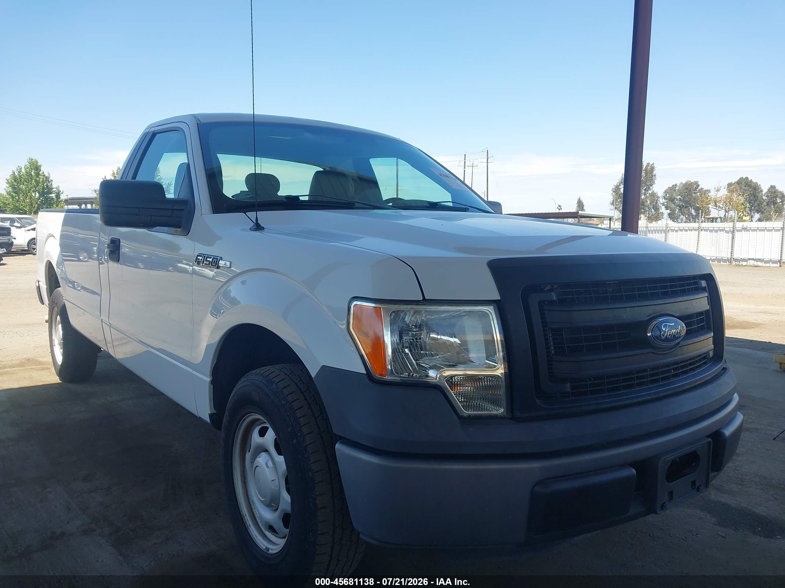 2013 Ford F-150 XL, VIN 1FTMF1CM7DKE89706 — Side