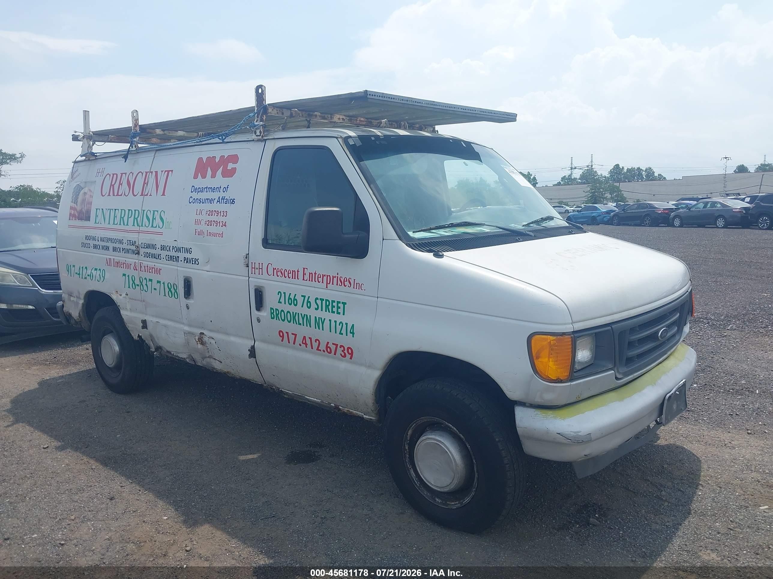 2005 Ford Econoline Cargo, VIN 1FTNE24W75HA19820 — Бок