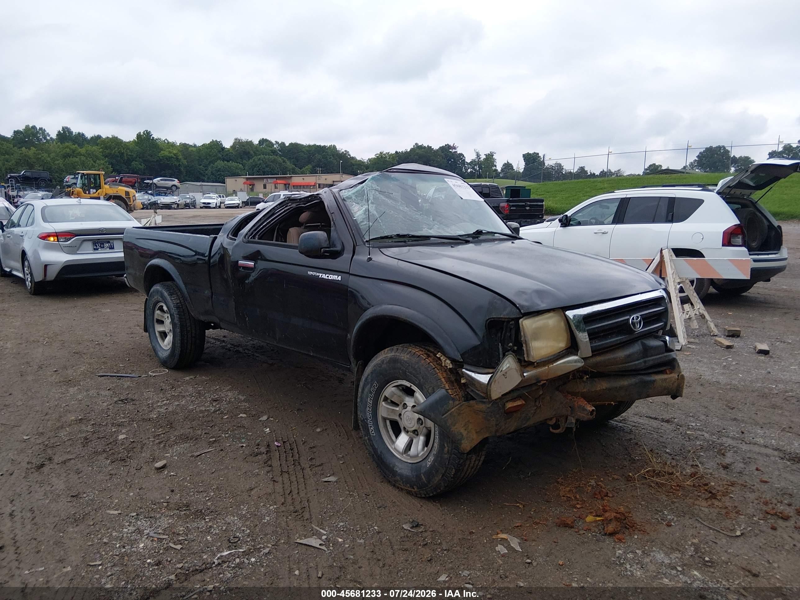 1999 Toyota Tacoma, VIN 4TAWN72N9XZ444136 — Опрокидывание