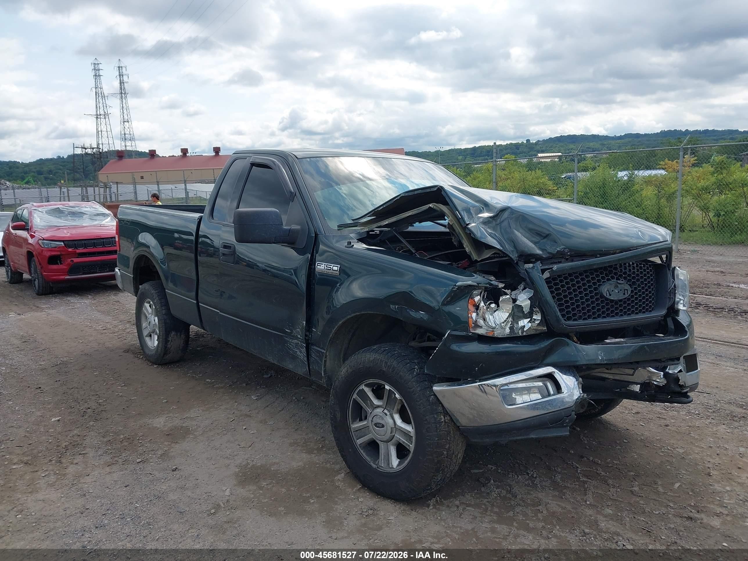 2004 Ford F-150 XL, VIN 1FTRF145X4NA93605 — Front end