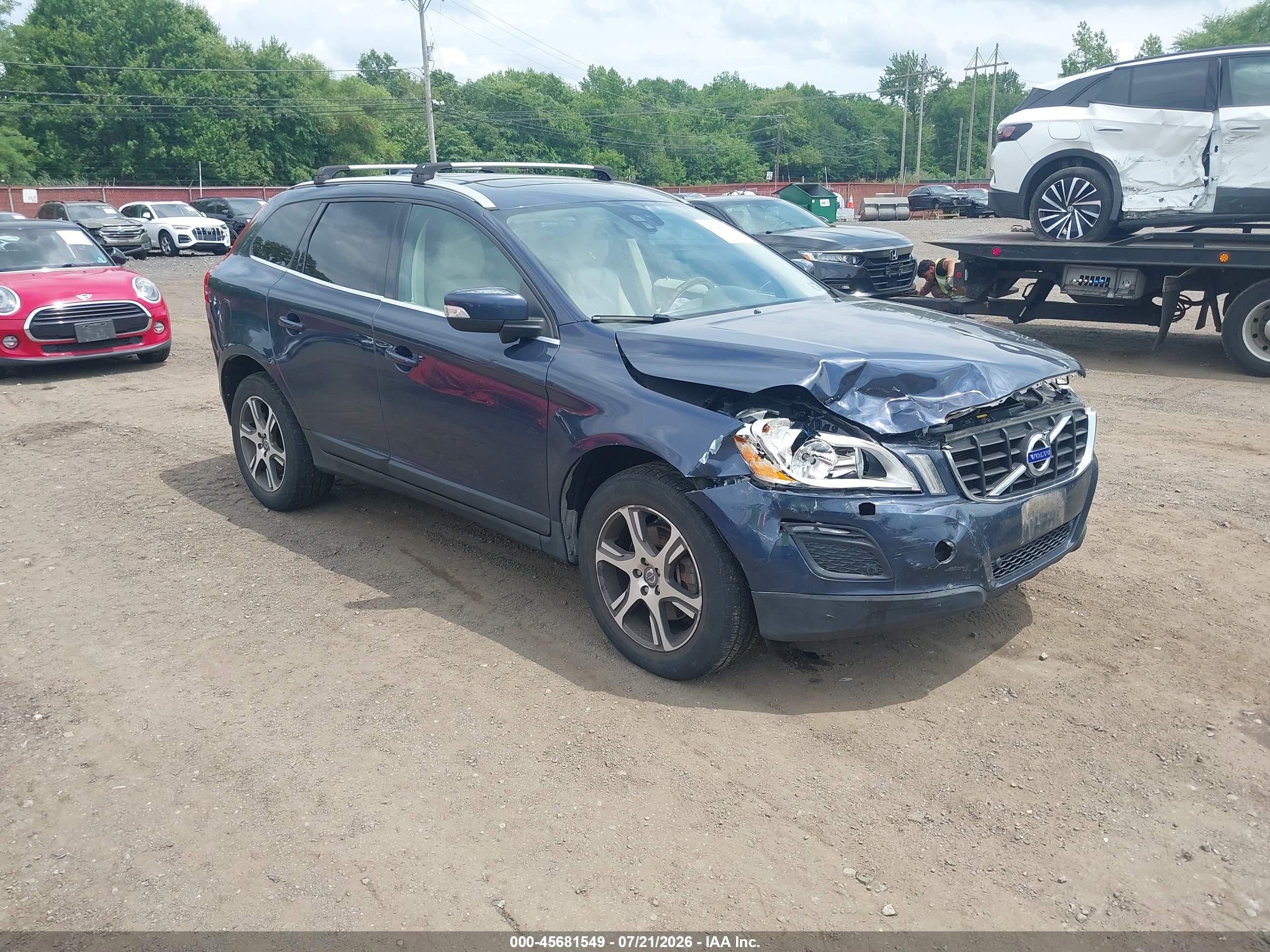 2012 Volvo XC60 3.0L, VIN YV4902DZ1C2289309 — Front end