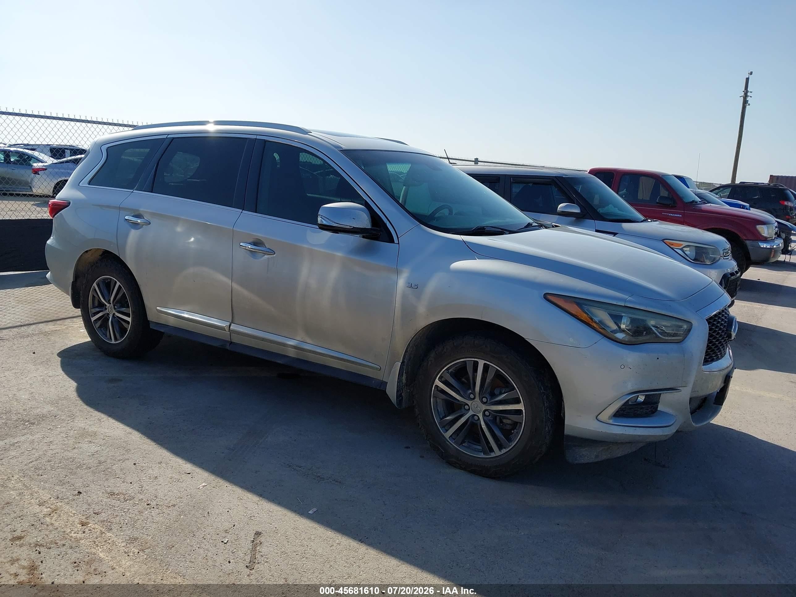 2016 Infiniti QX60, VIN 5N1AL0MN0GC515103 — Normal wear