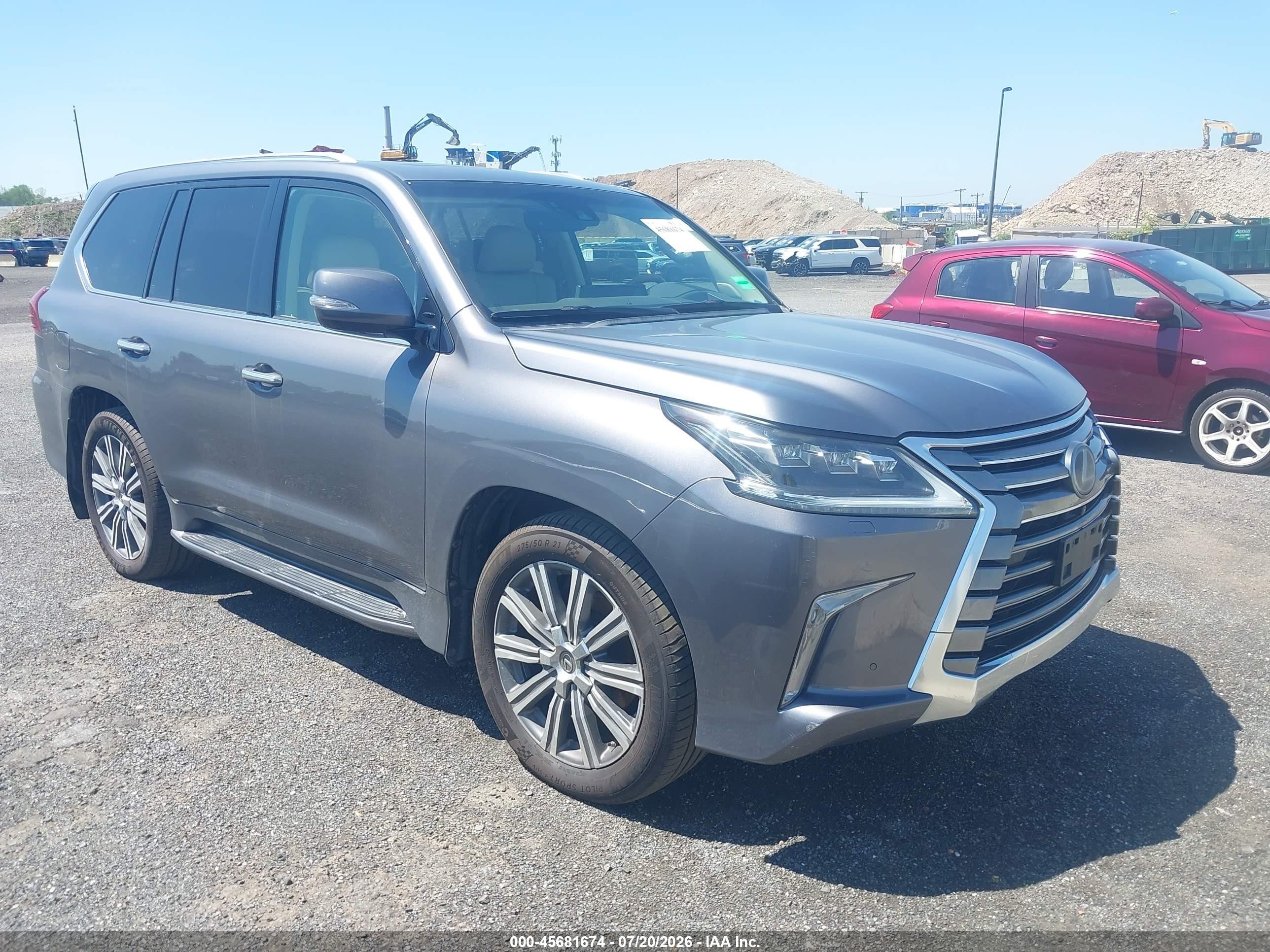 2017 Lexus LX 570, VIN JTJHY7AX4H4226494 — Front end