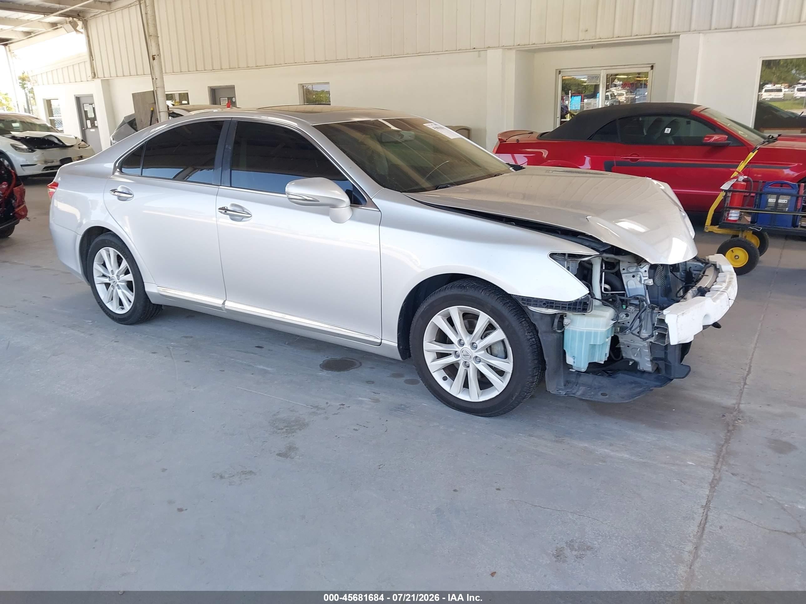 2011 Lexus ES 330, VIN JTHBK1EG2B2428642 — Front end