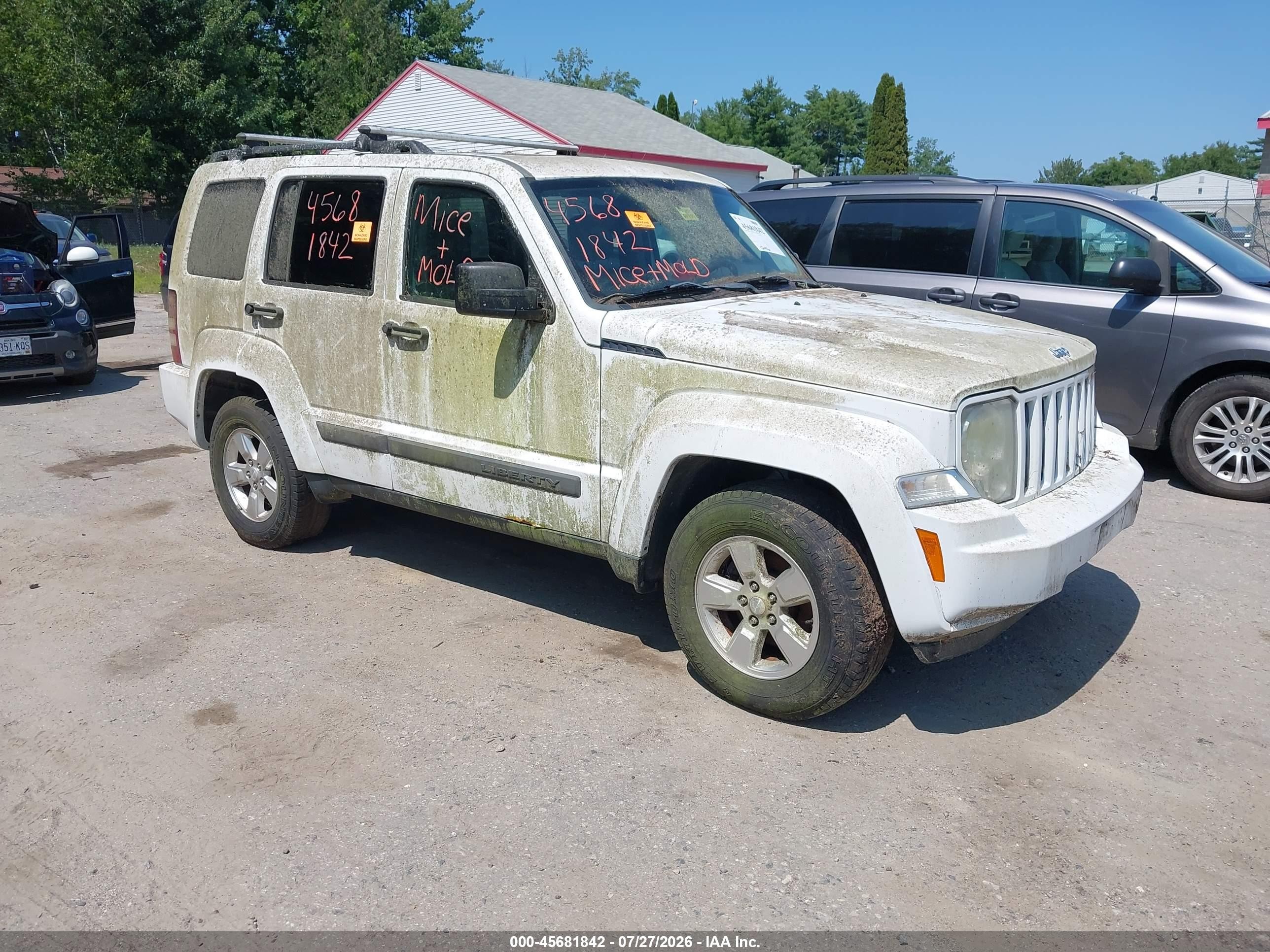 2011 Jeep Liberty Sport, VIN 1J4PN2GK8BW529788 — Normal wear