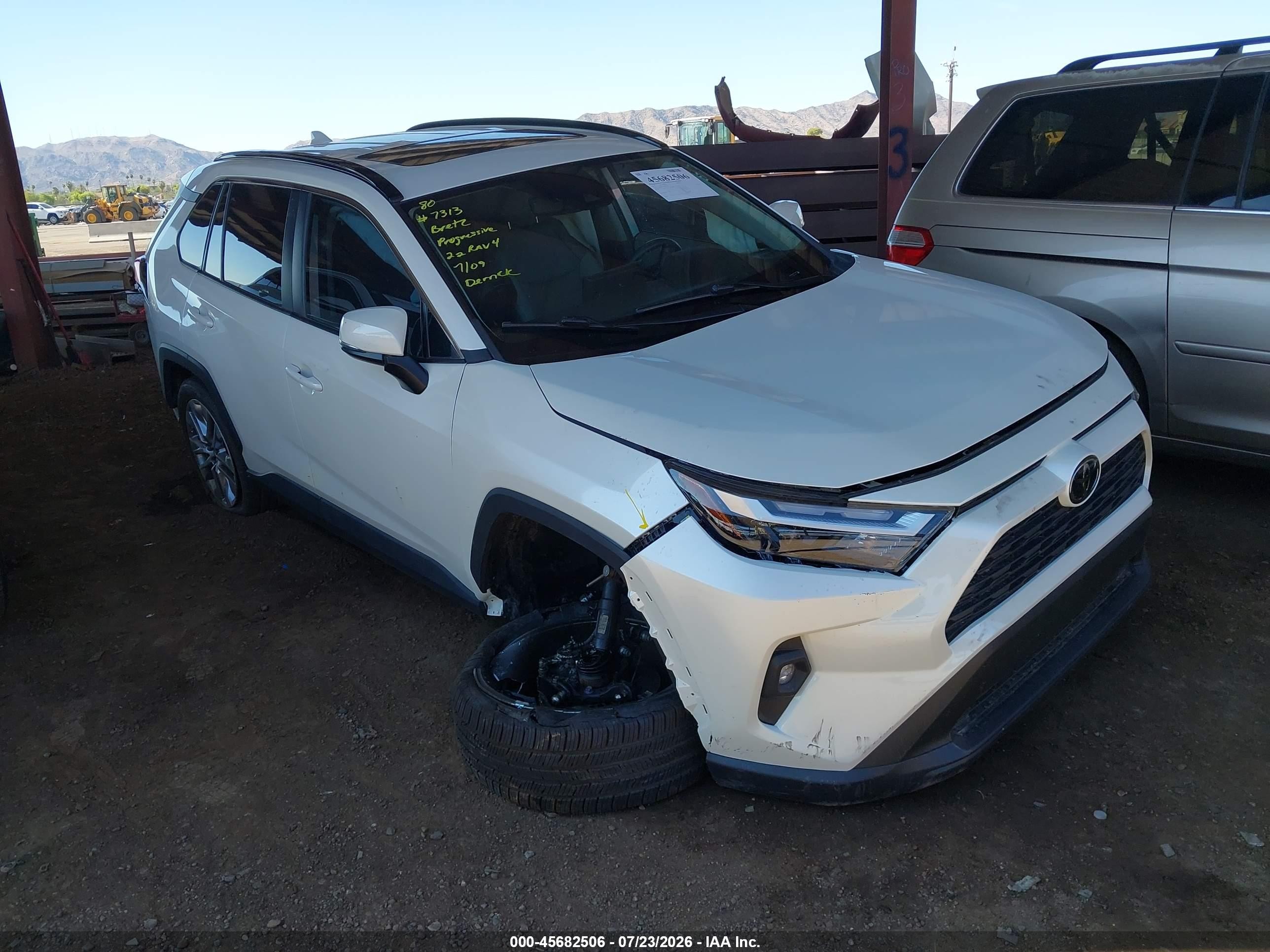 2022 Toyota RAV4 XLE Premium, VIN 2T3C1RFV9NW191504 — Front end
