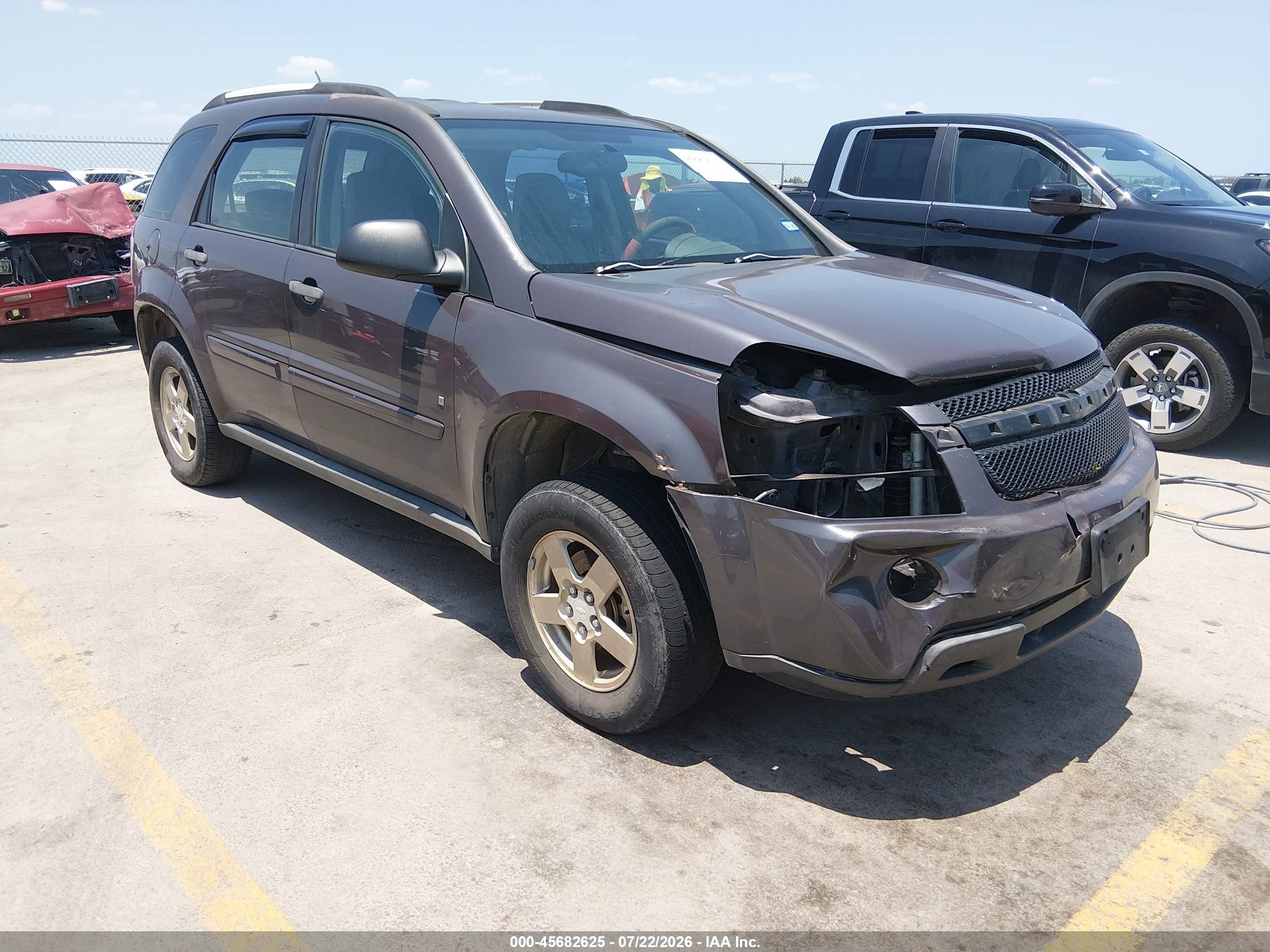 2008 Chevrolet Equinox LS, VIN 2CNDL13F686048230 — Перед