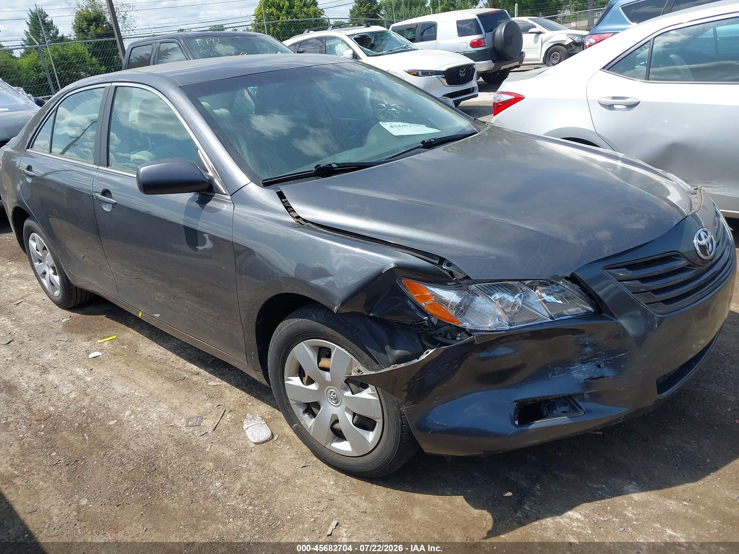 2007 Toyota Camry LE, VIN 4T1BE46K57U670264 — Front end