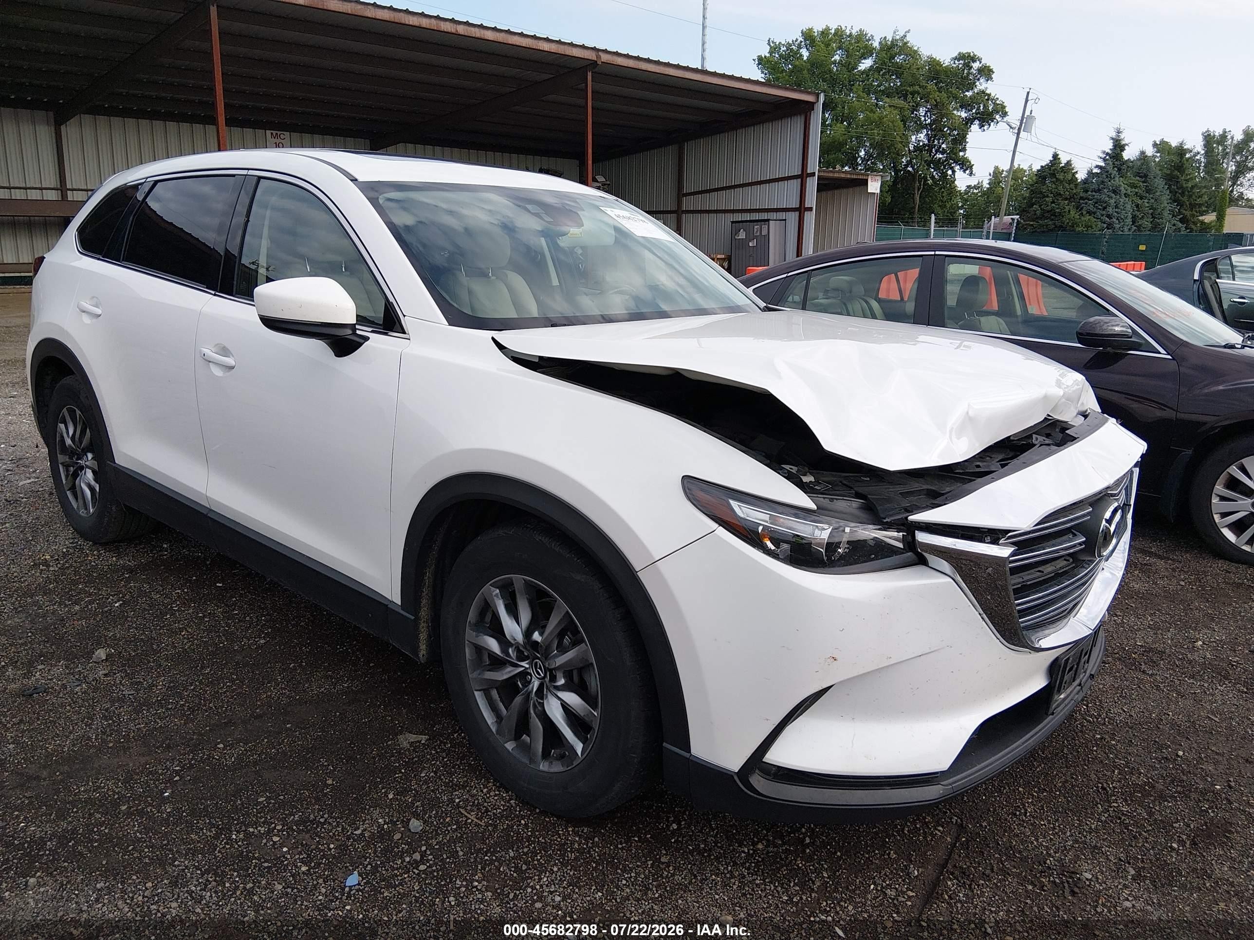 2016 Mazda CX-9 Touring, VIN JM3TCBCY5G0110576 — Front end