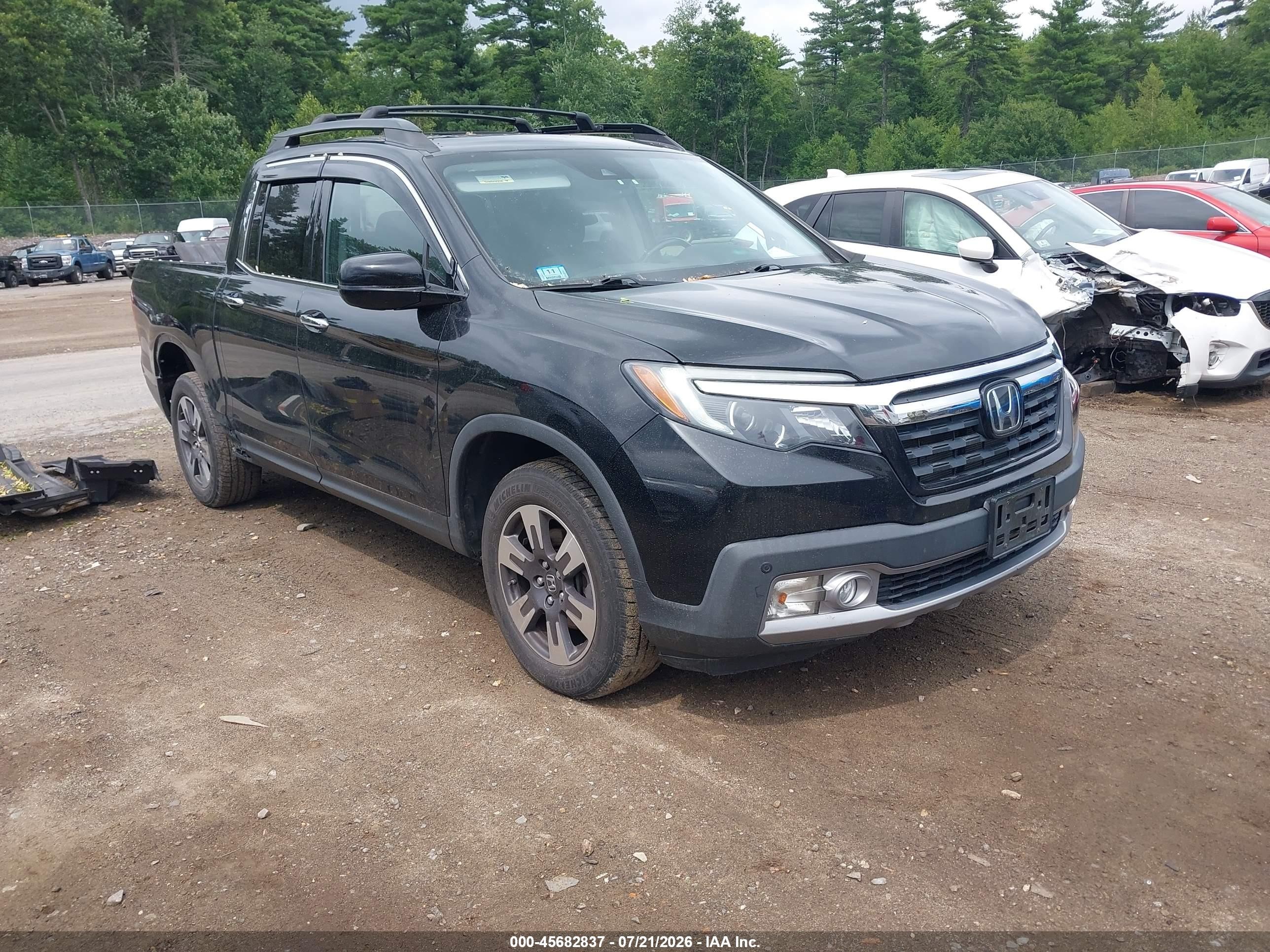 2019 Honda Ridgeline RTL-E, VIN 5FPYK3F77KB009664 — Rear end
