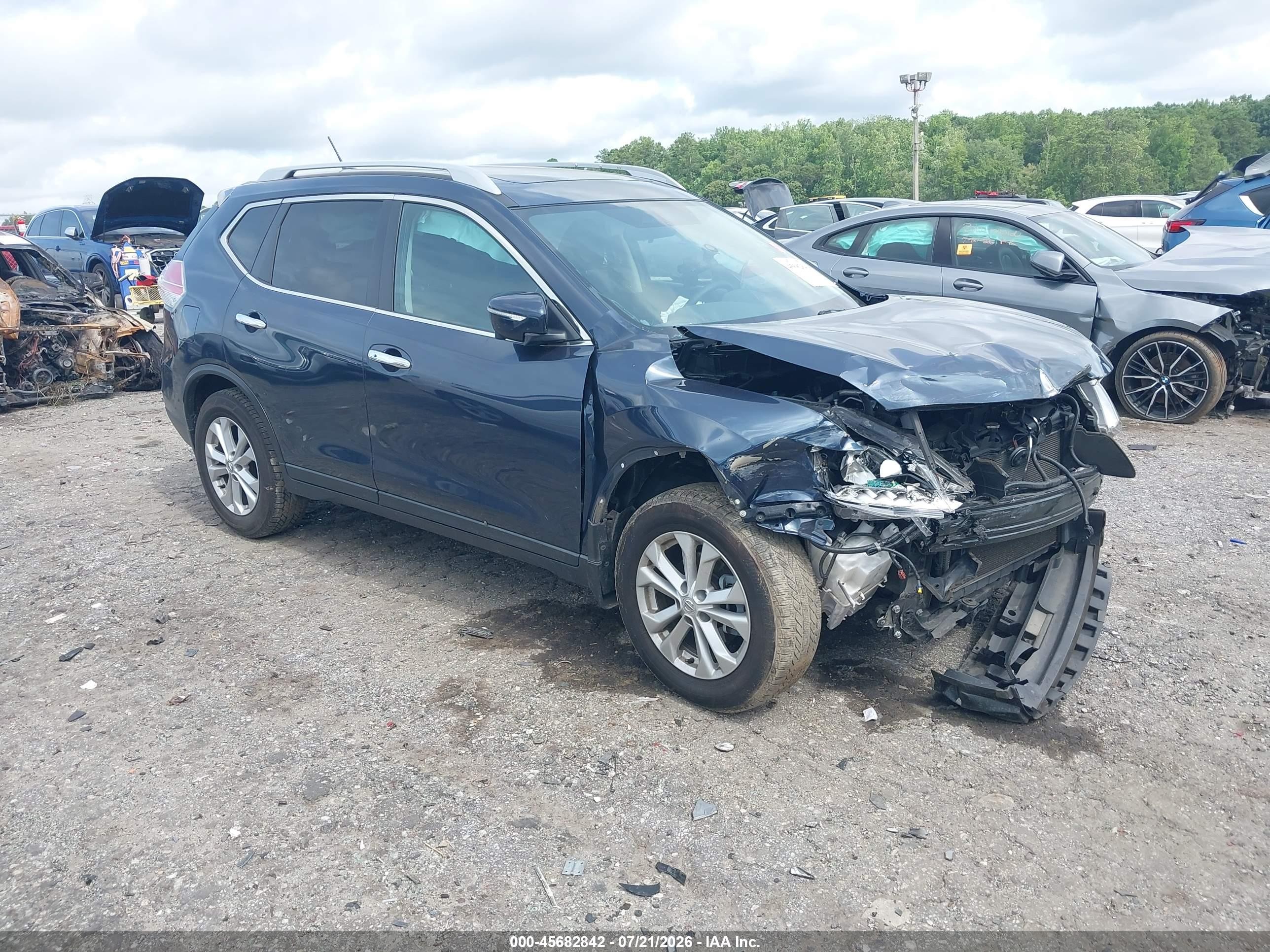 2016 Nissan Rogue SL, VIN 5N1AT2MT1GC847139 — Front end