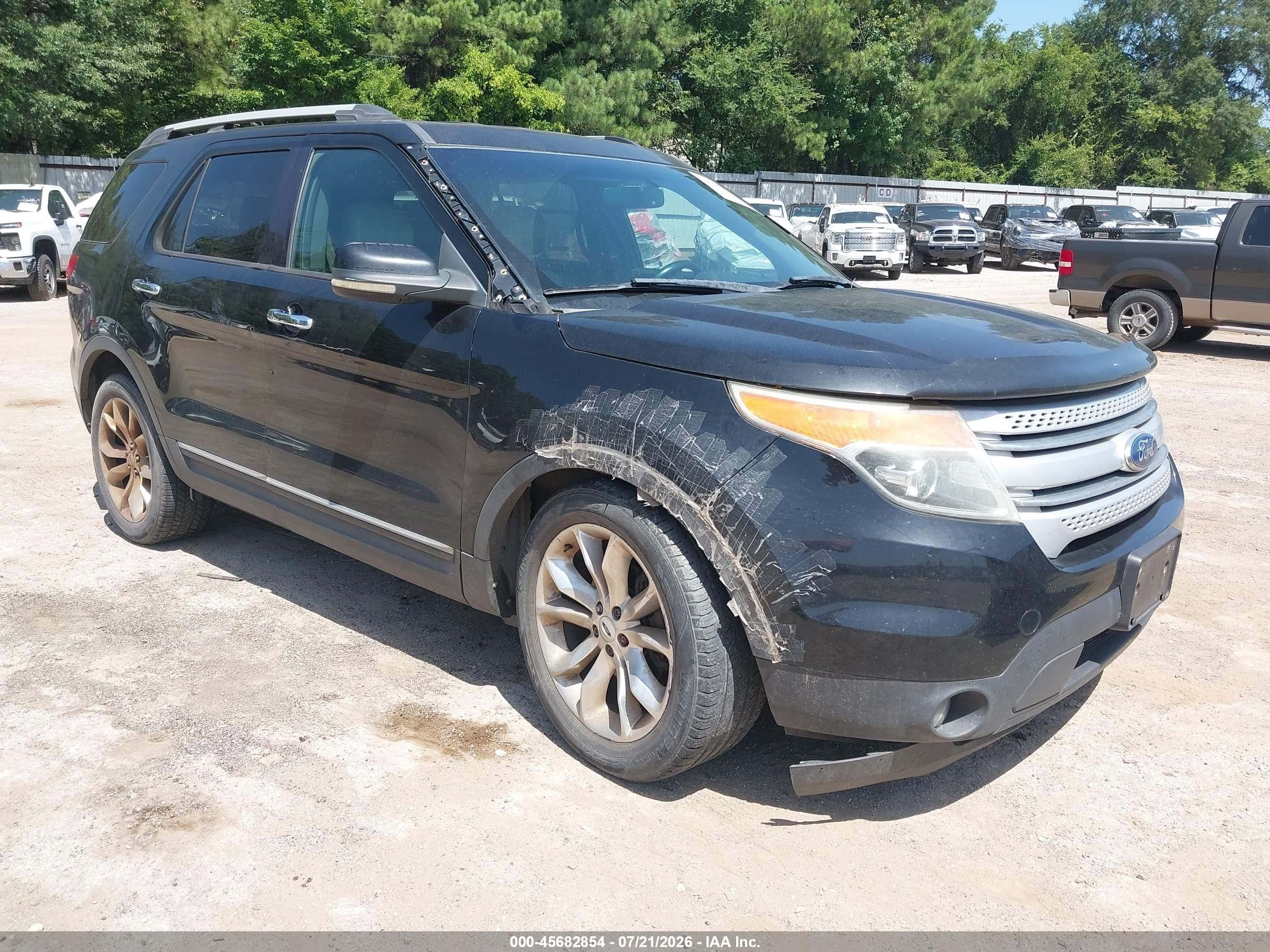 2012 Ford Explorer XLT, VIN 1FMHK7D81CGA12977 — Side